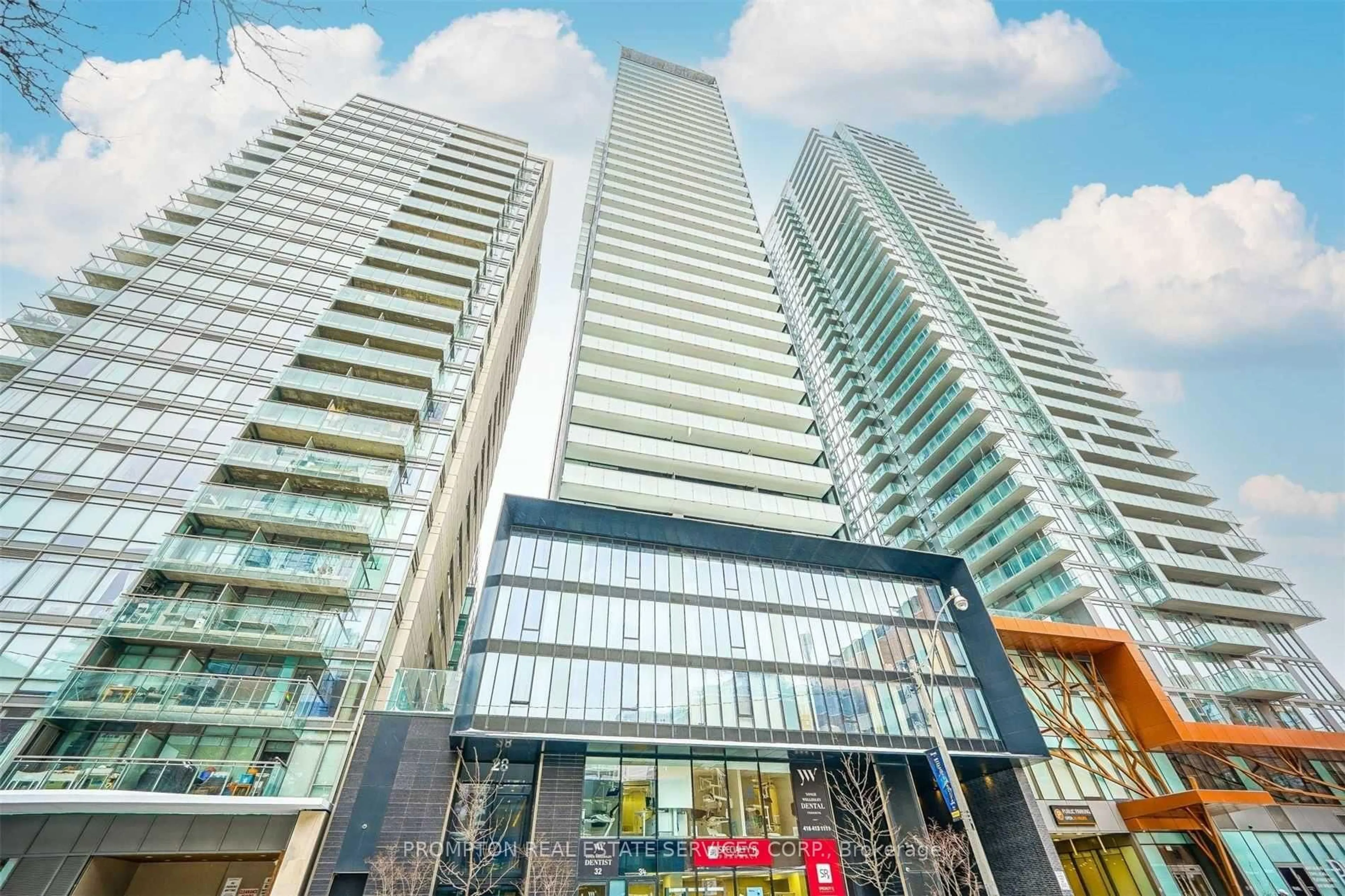 Indoor foyer for 28 wellesley St #1805, Toronto Ontario M4Y 0C4