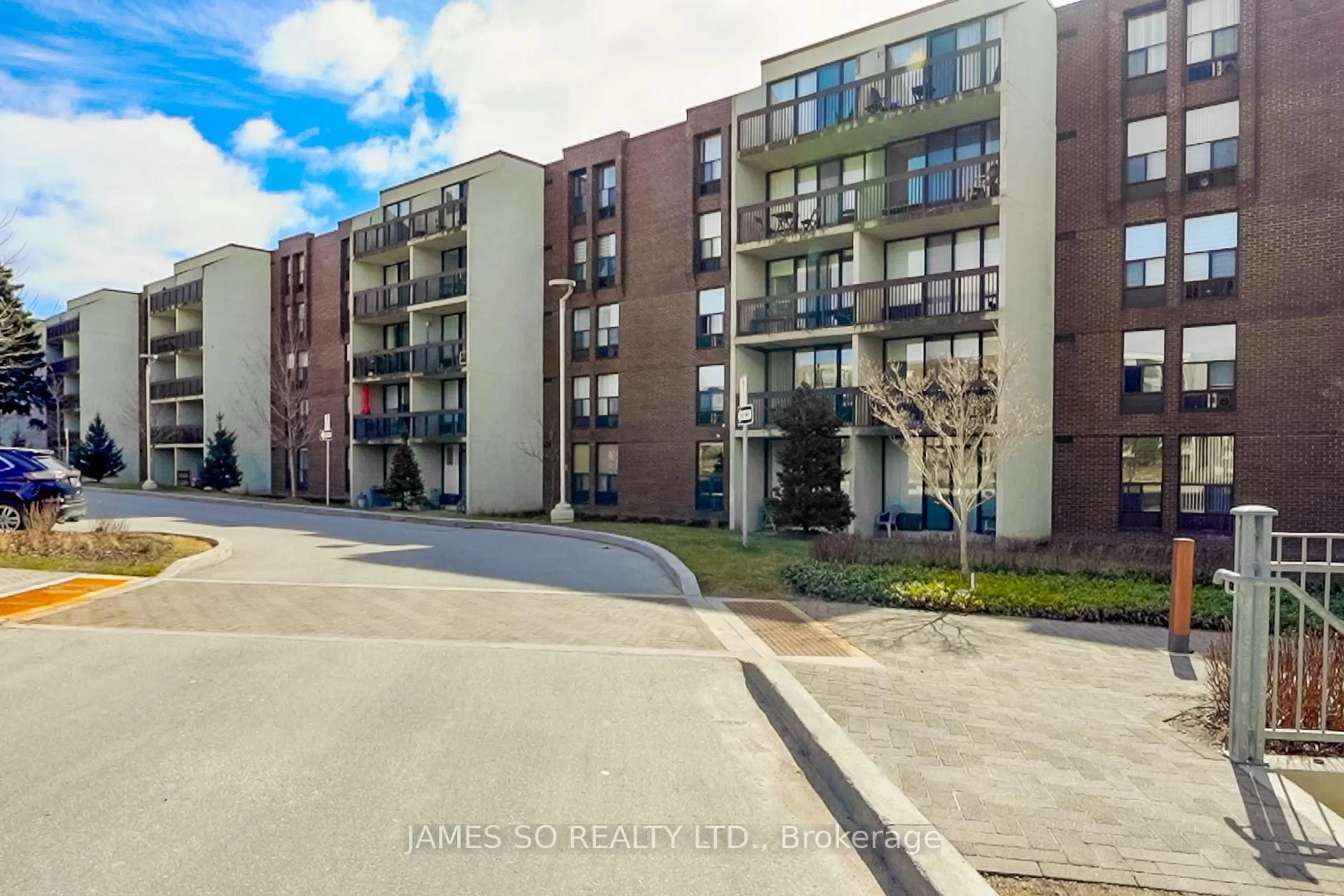 A pic from outside/outdoor area/front of a property/back of a property/a pic from drone, unknown for 20 Fashion Roseway #408, Toronto Ontario M2N 6B5