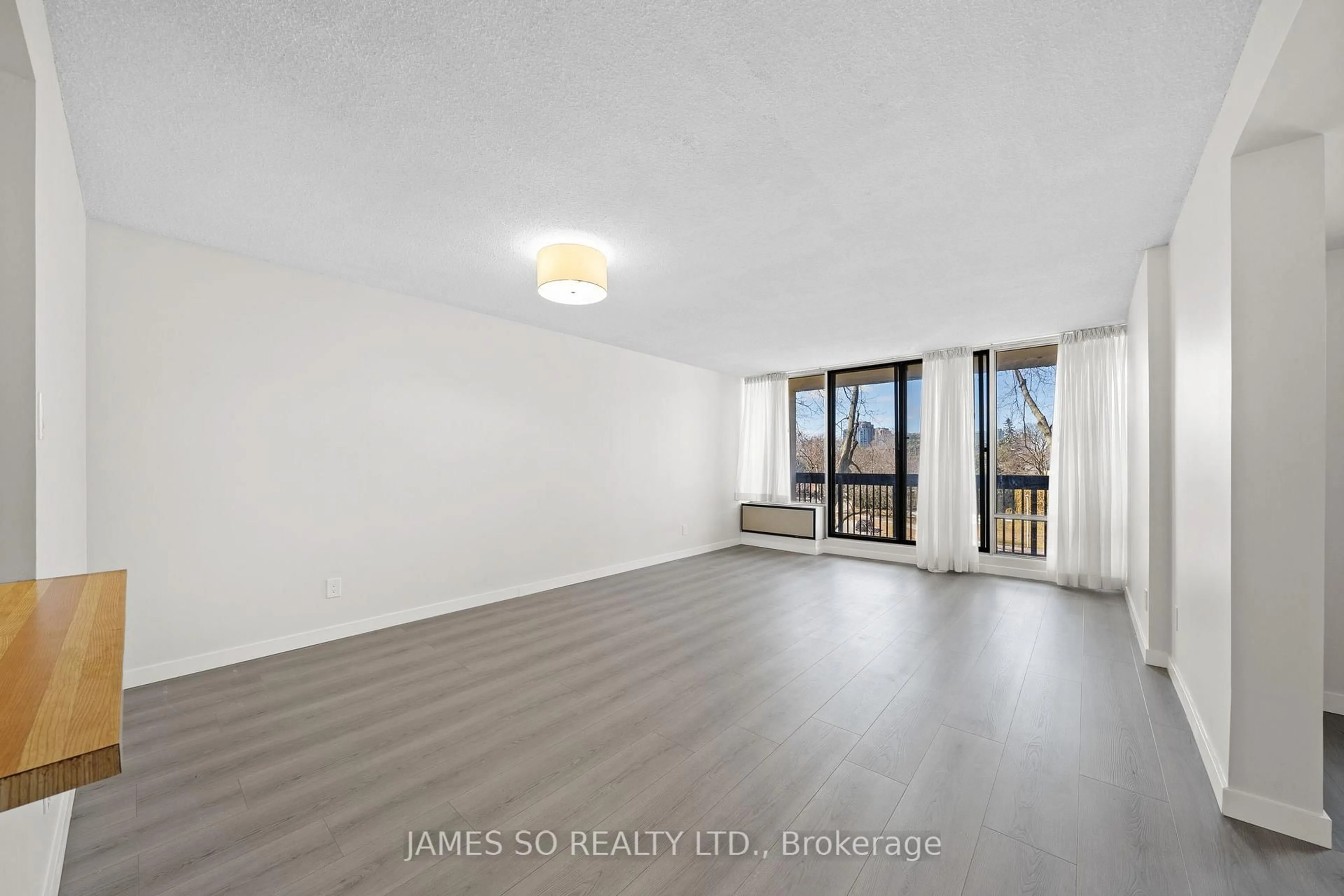 A pic of a room for 20 Fashion Roseway #408, Toronto Ontario M2N 6B5