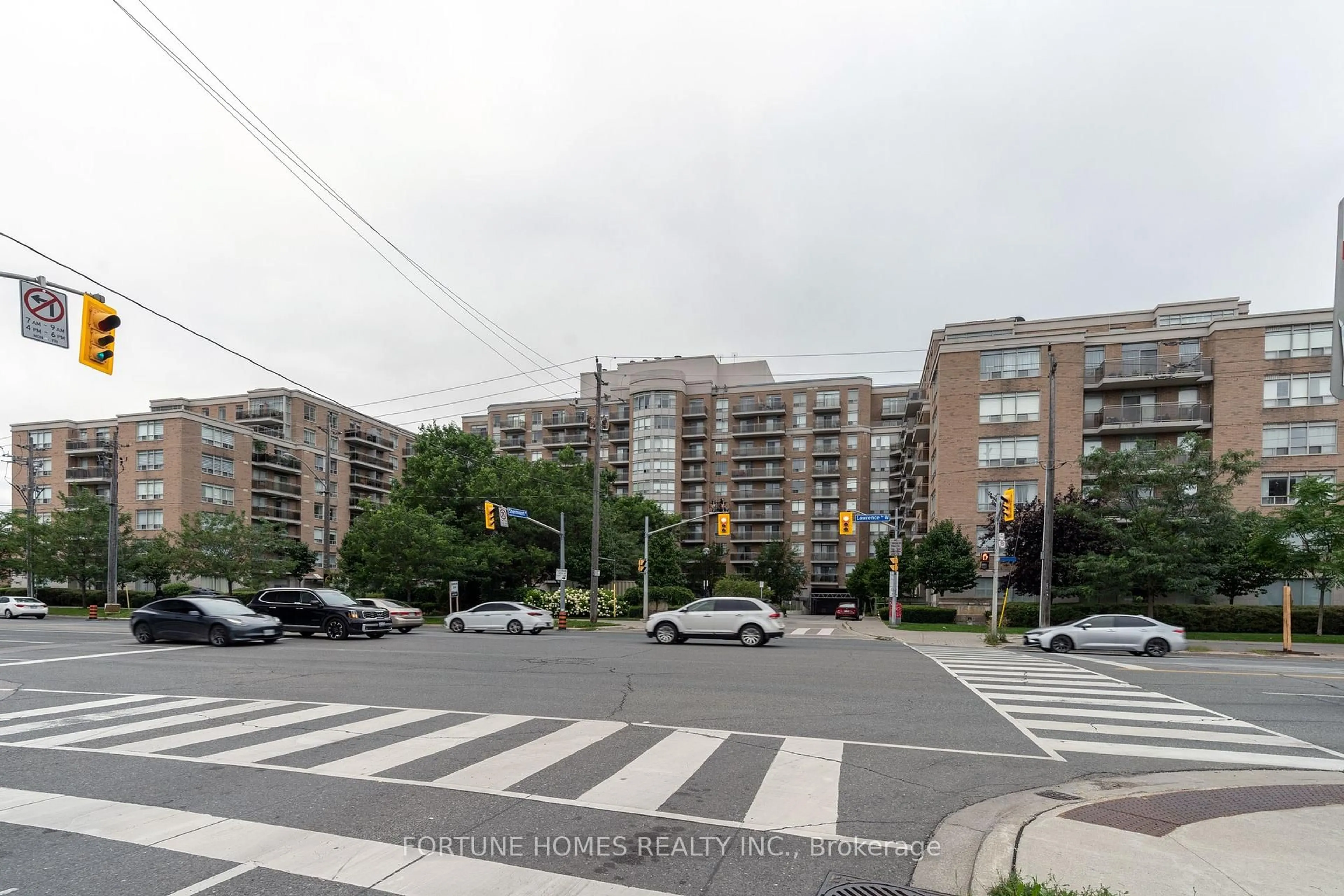 Unknown for 650 Lawrence Ave #816, Toronto Ontario M6A 3E8