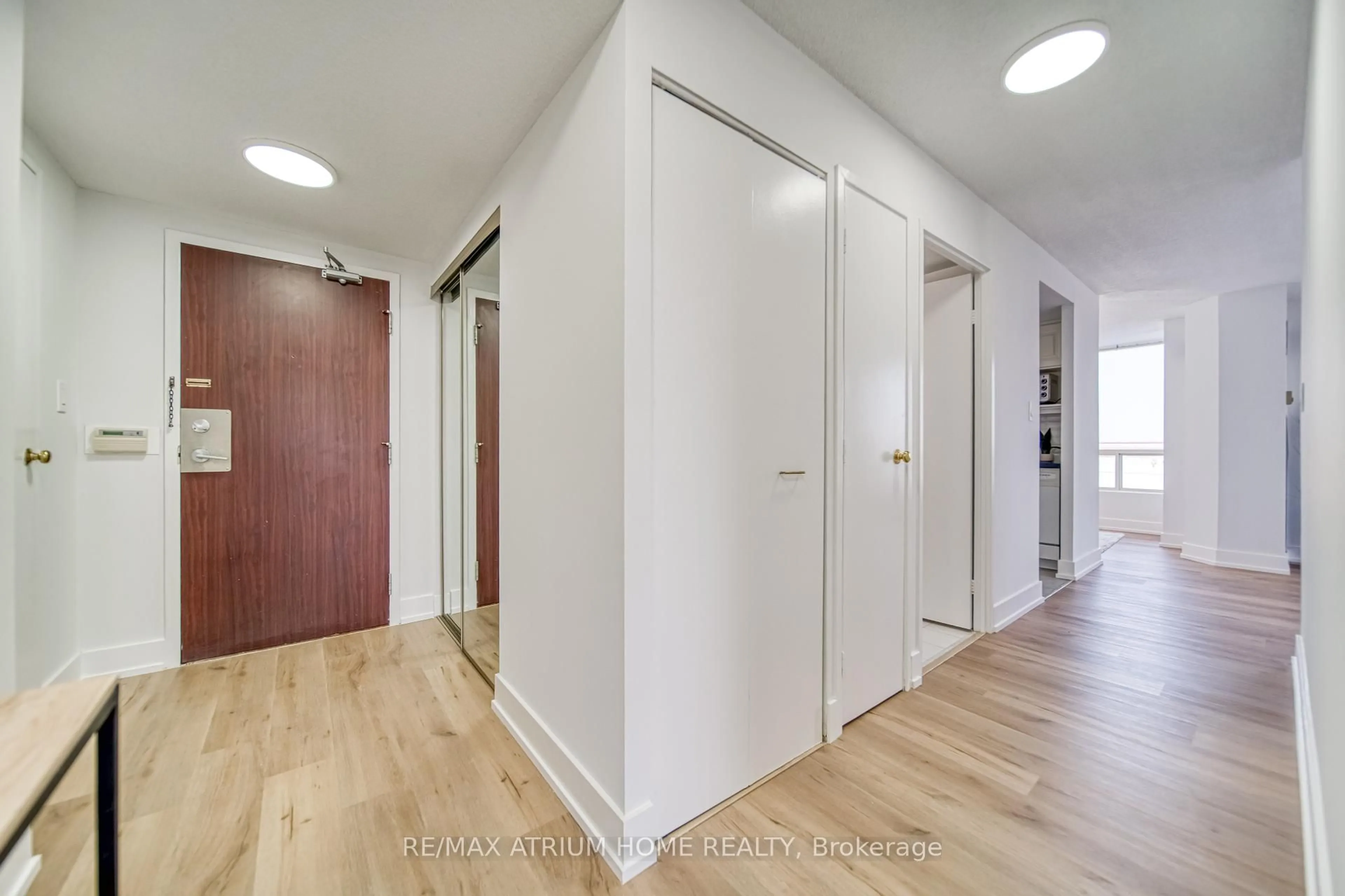 Indoor entryway for 5765 Yonge St #PH306, Toronto Ontario M2M 4H9