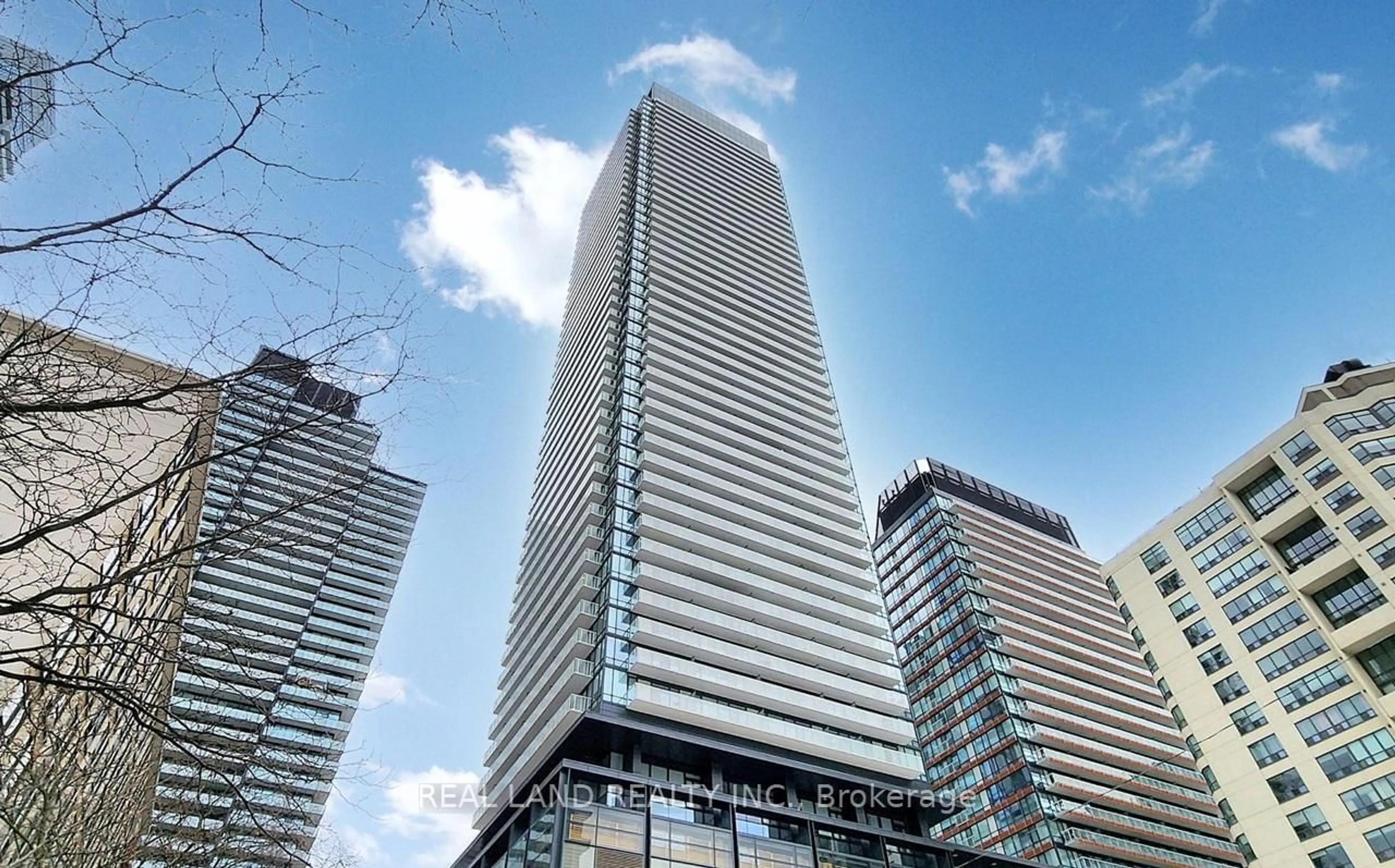 Indoor foyer for 501 Yonge St #4901, Toronto Ontario M4Y 0G8