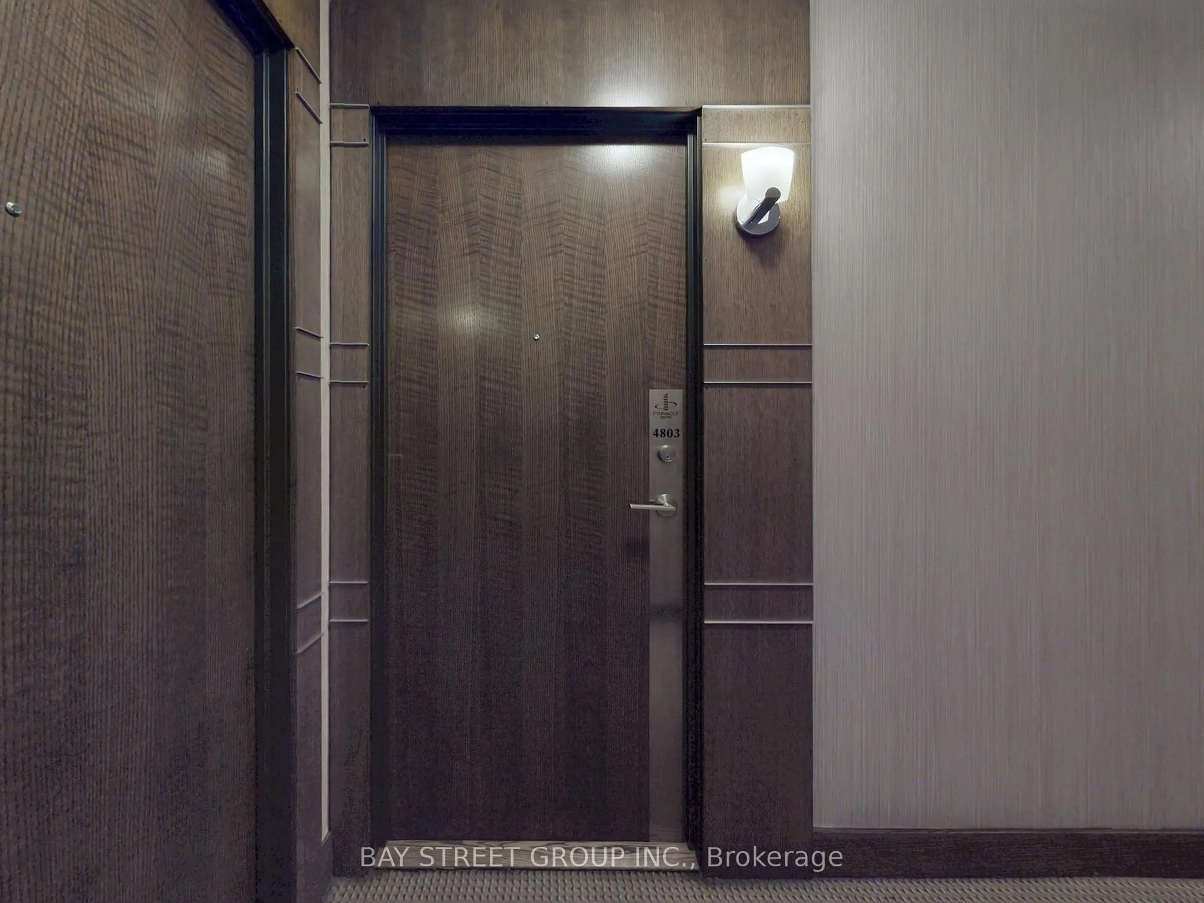 Indoor foyer for 33 BAY St #4803, Toronto Ontario M5J 2Z3