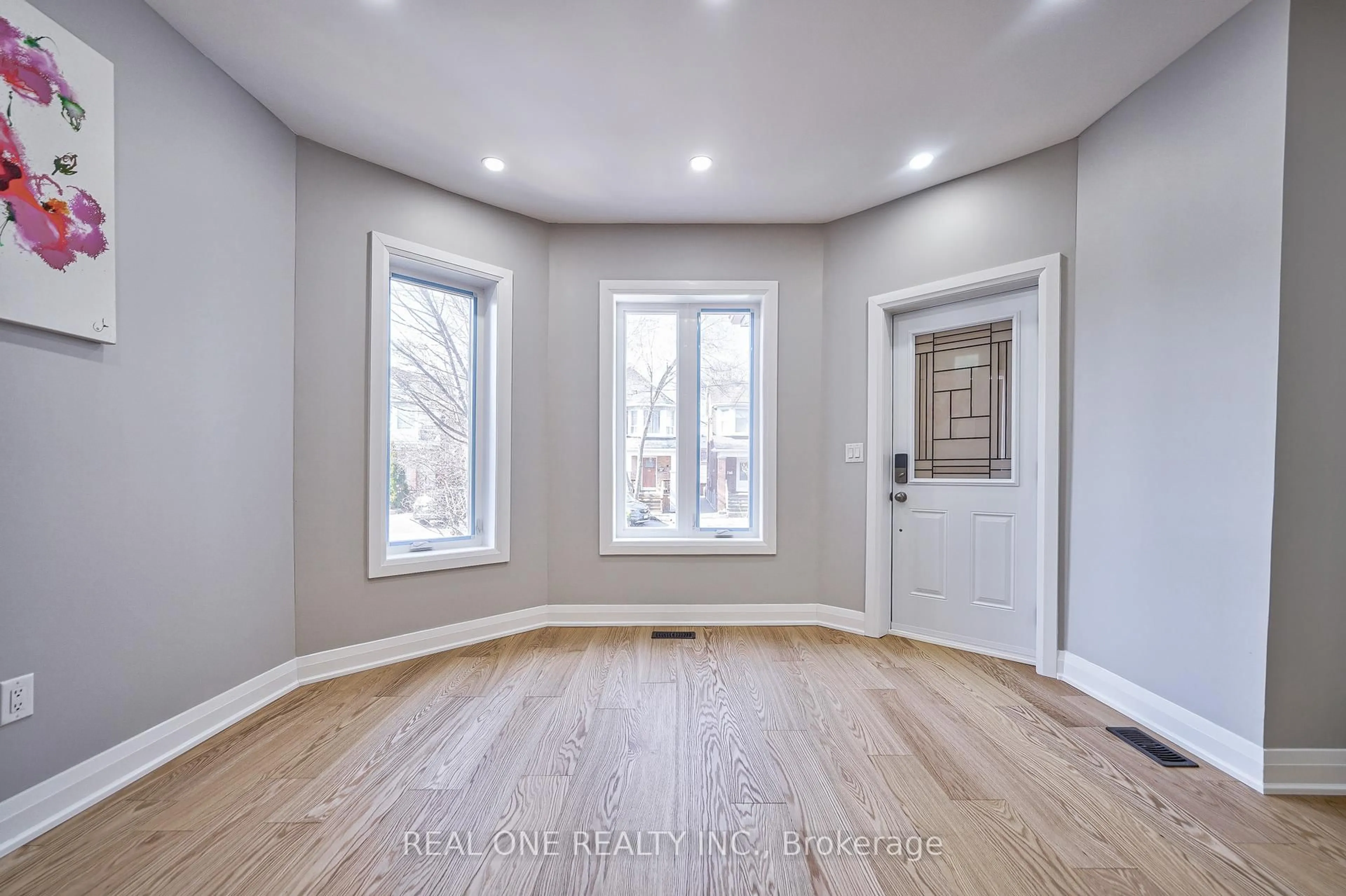 Indoor entryway for 157 Glenholme Ave, Toronto Ontario M6E 3C5
