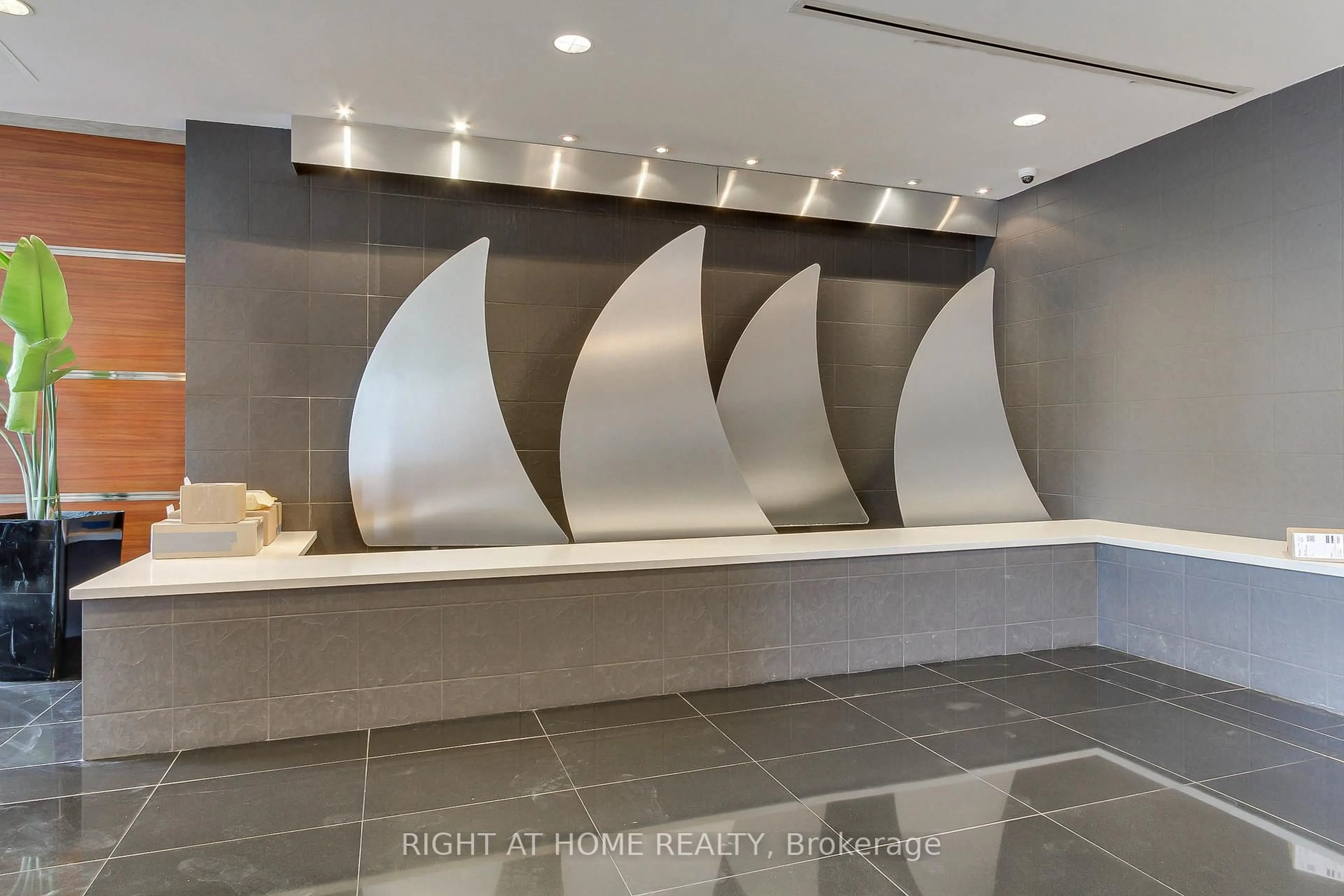 Lobby for 77 Harbour Sq #504, Toronto Ontario M5J 2S2