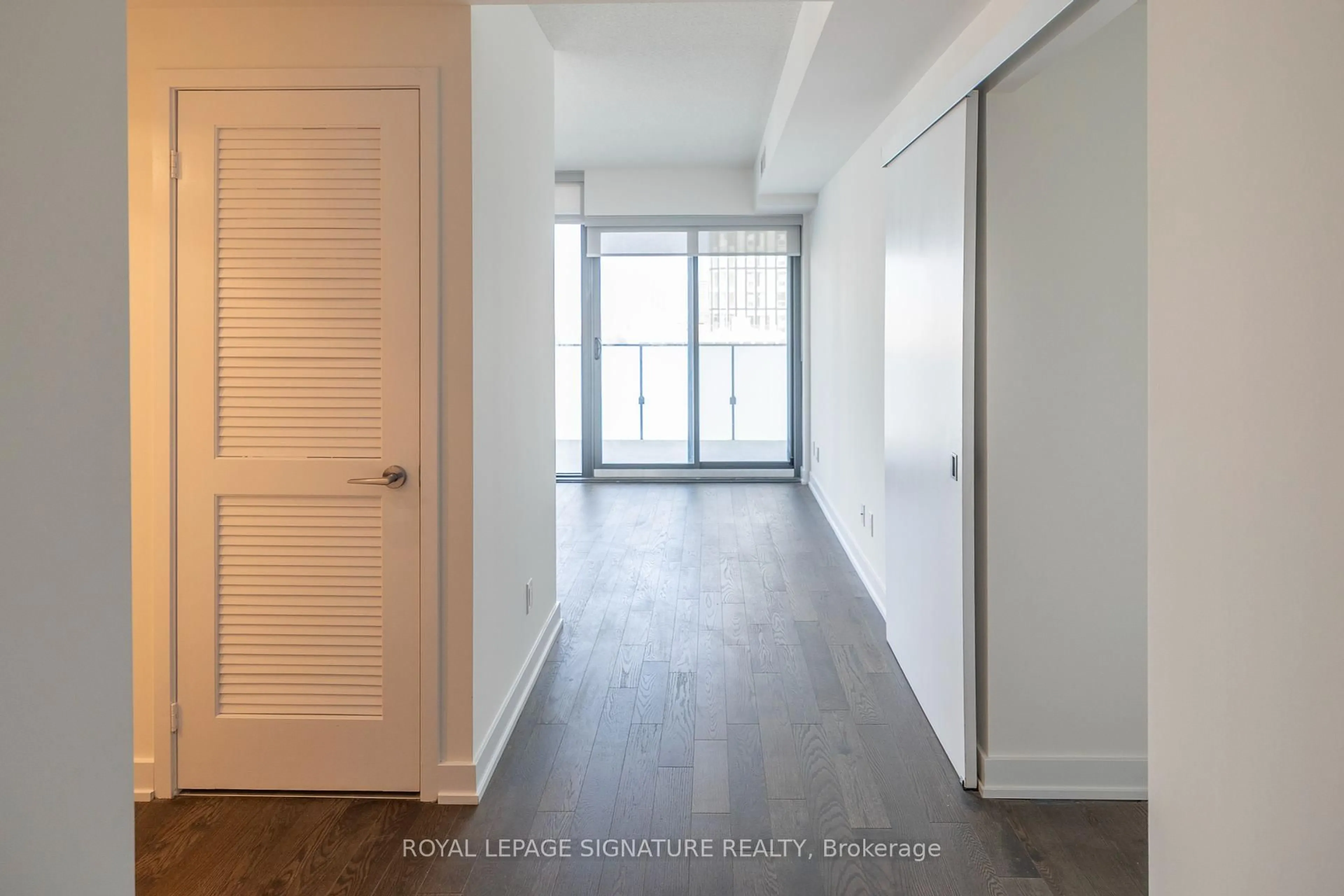 Indoor entryway for 25 Richmond St #1417, Toronto Ontario M5C 0A6