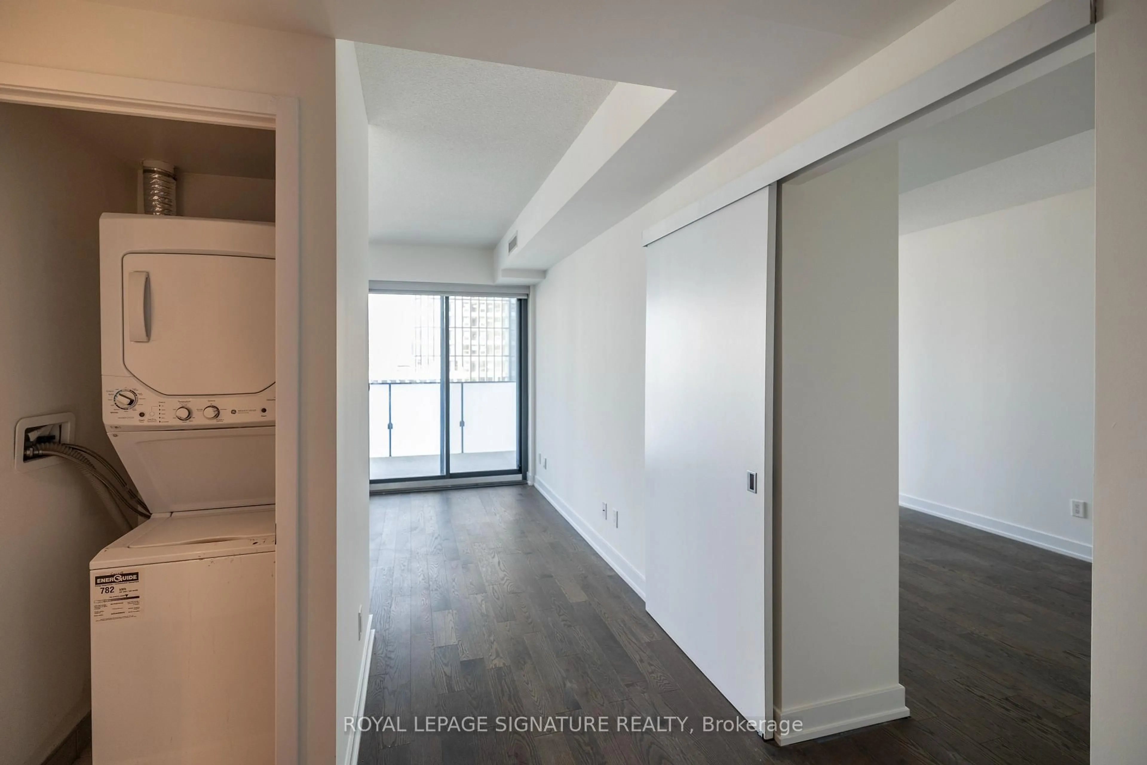 Unknown for 25 Richmond St #1417, Toronto Ontario M5C 0A6