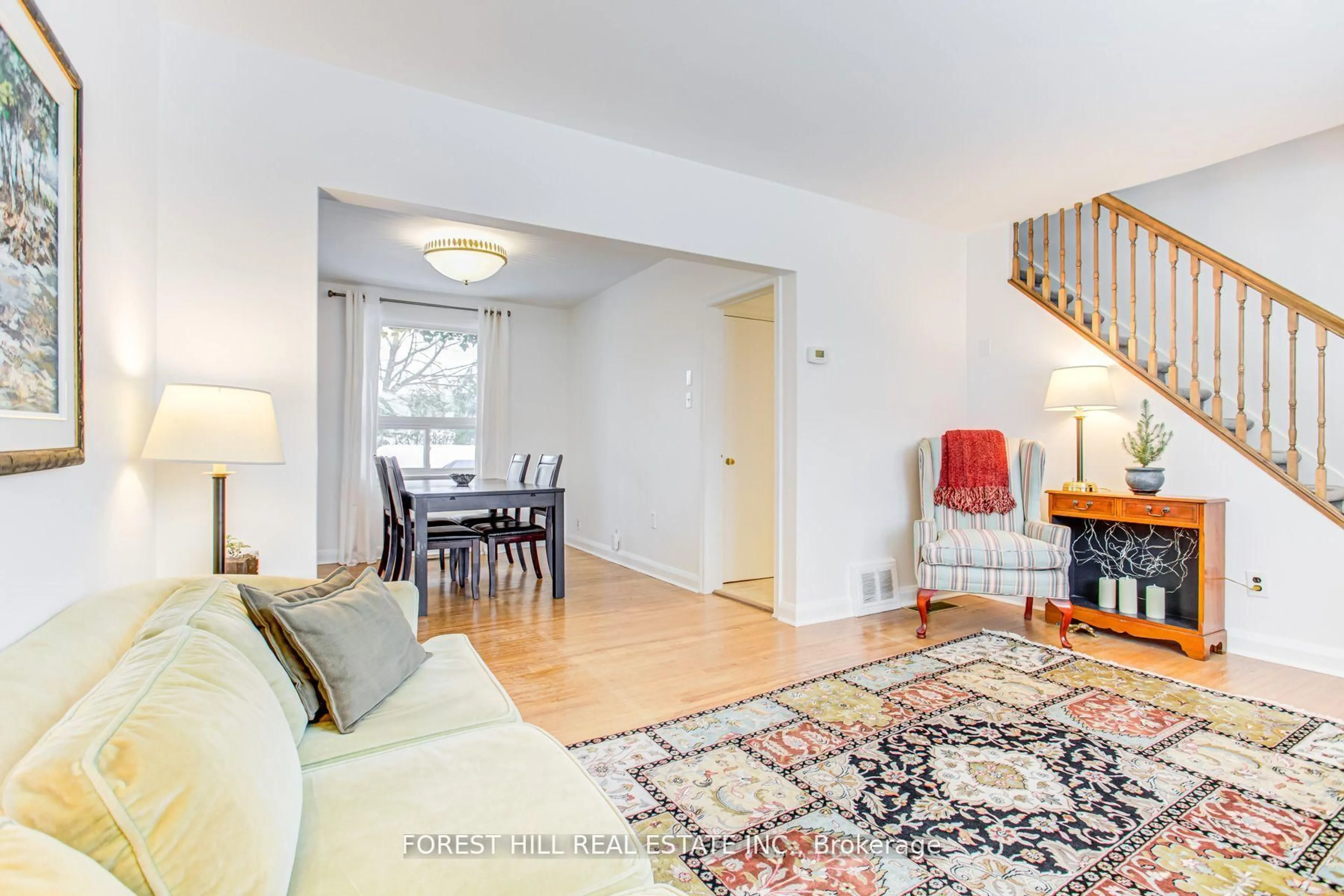 Living room with furniture, unknown for 63 Moore Park Ave, Toronto Ontario M2M 1M8