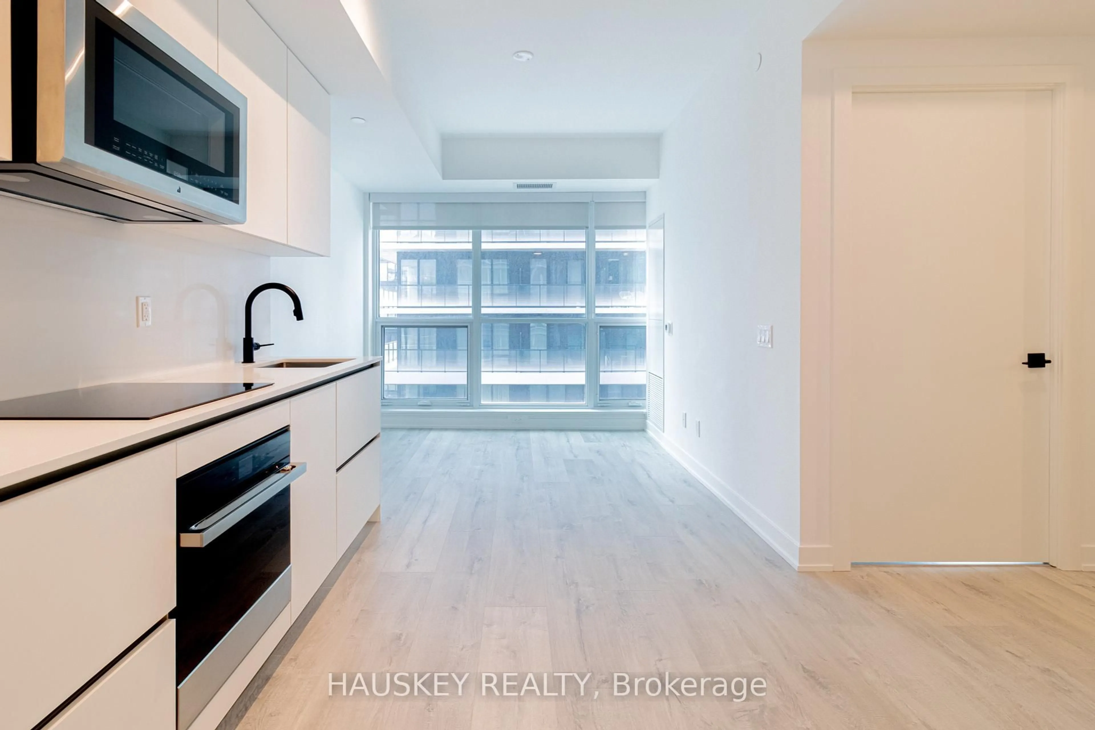 Unknown for 327 King St #3004, Toronto Ontario M5V 1J5