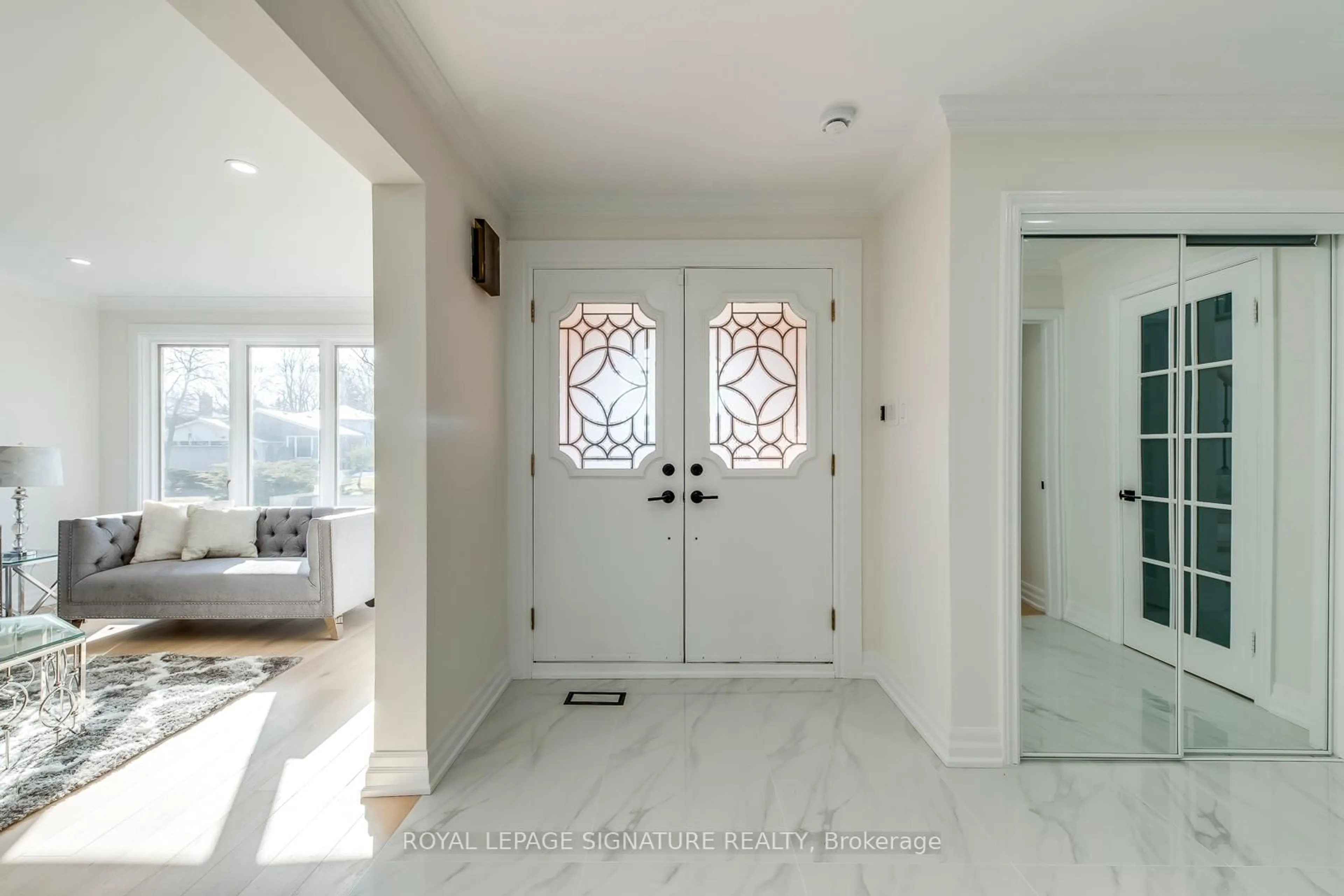 Indoor entryway for 22 Mcnicoll Ave, Toronto Ontario M2H 2A8