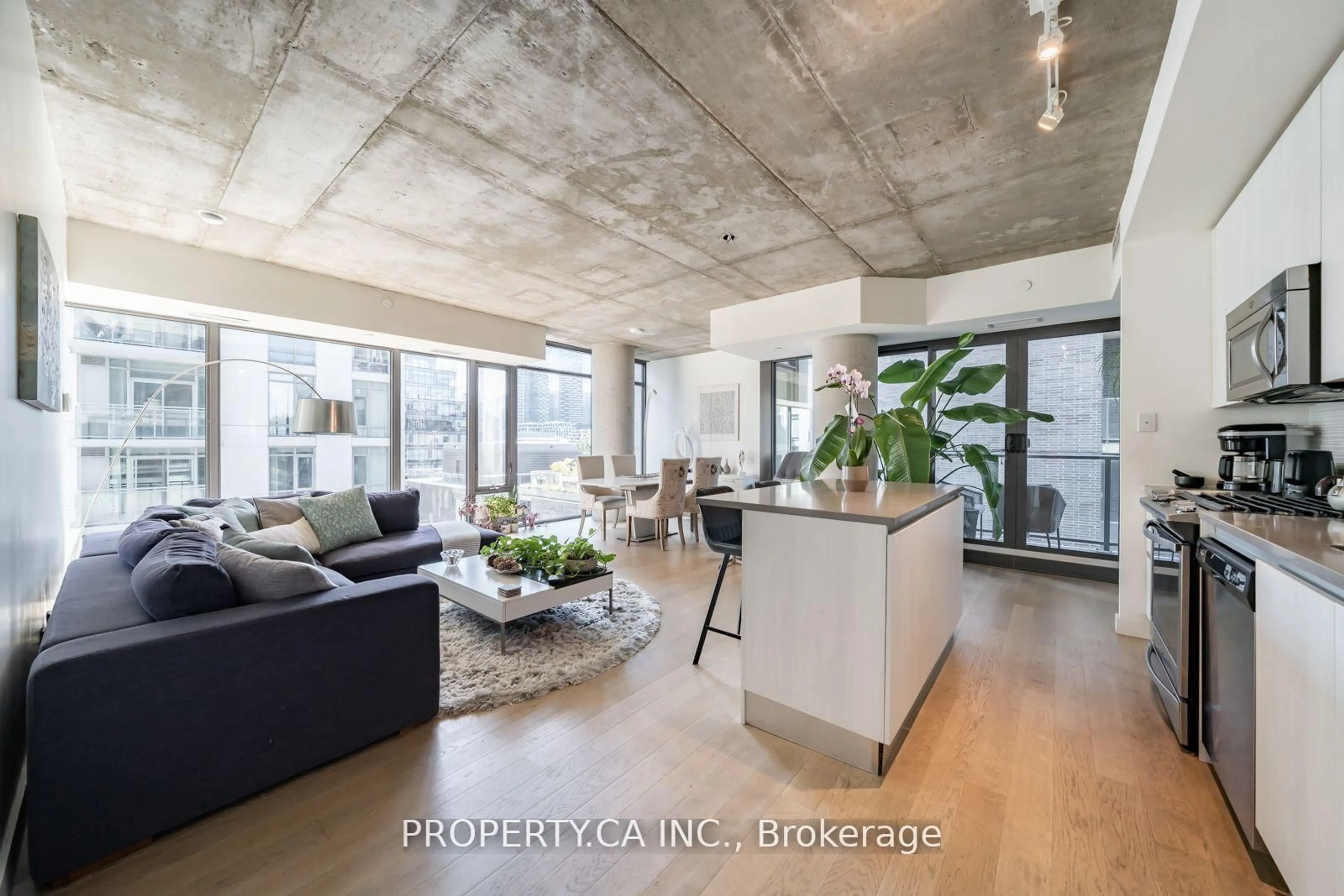 Unknown for 111 Bathurst St #1012, Toronto Ontario M5V 0M9