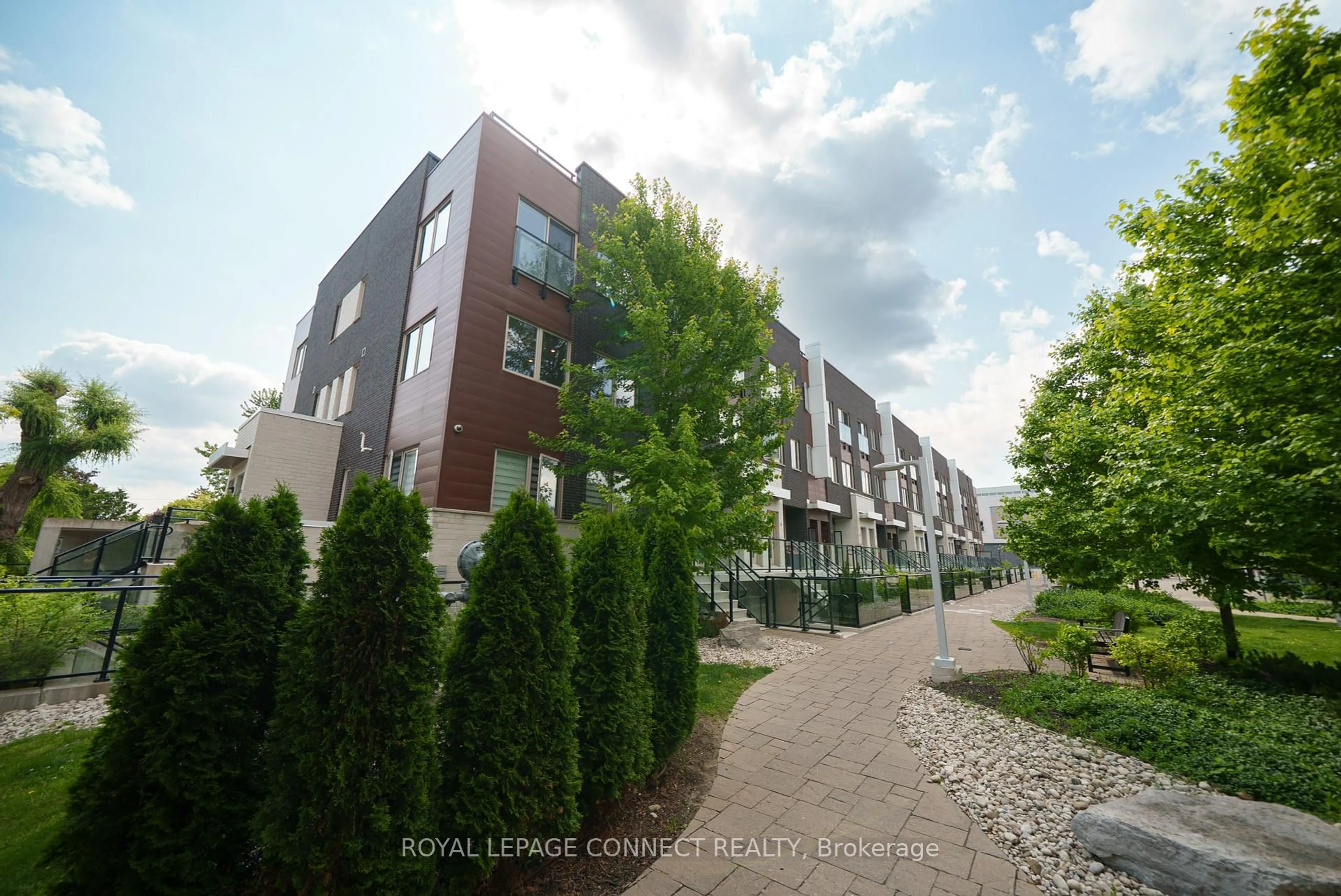 Patio, street for 780 Sheppard Ave #TH03, Toronto Ontario M2K 0E8
