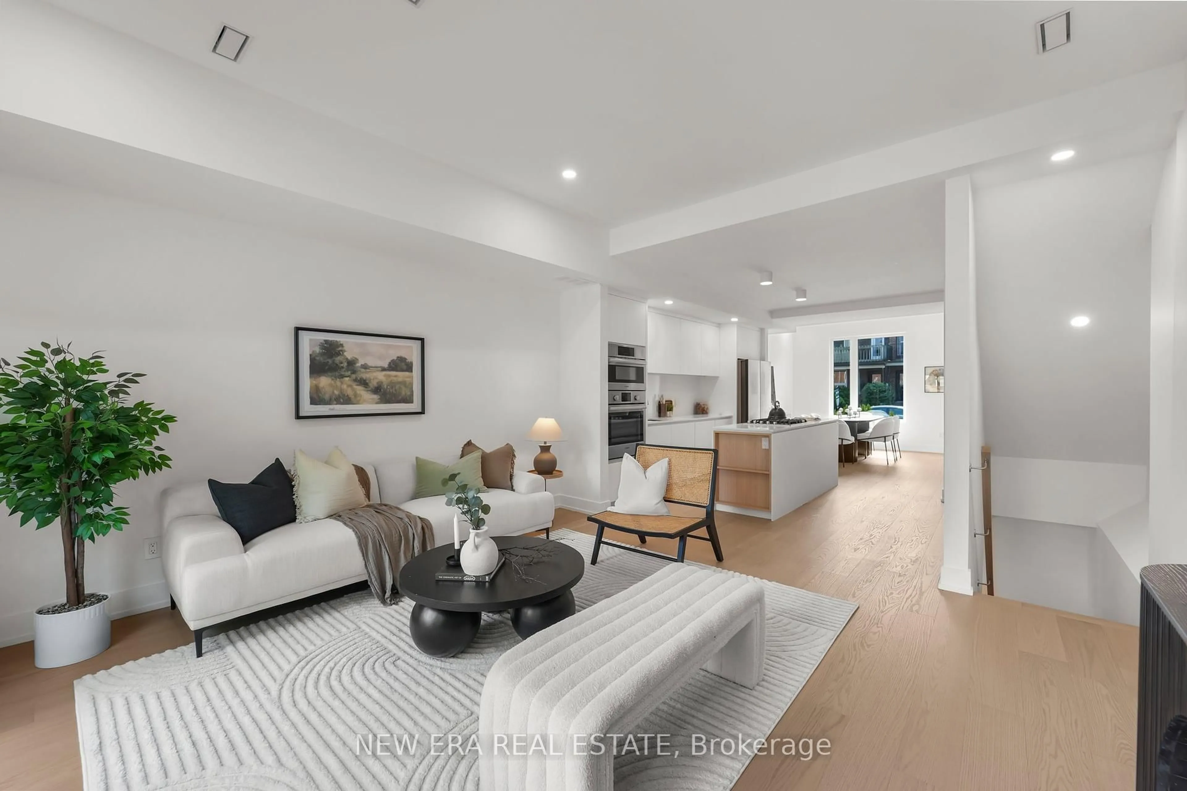 Living room with furniture, unknown for 113 Bellwoods Ave, Toronto Ontario M6J 3N4