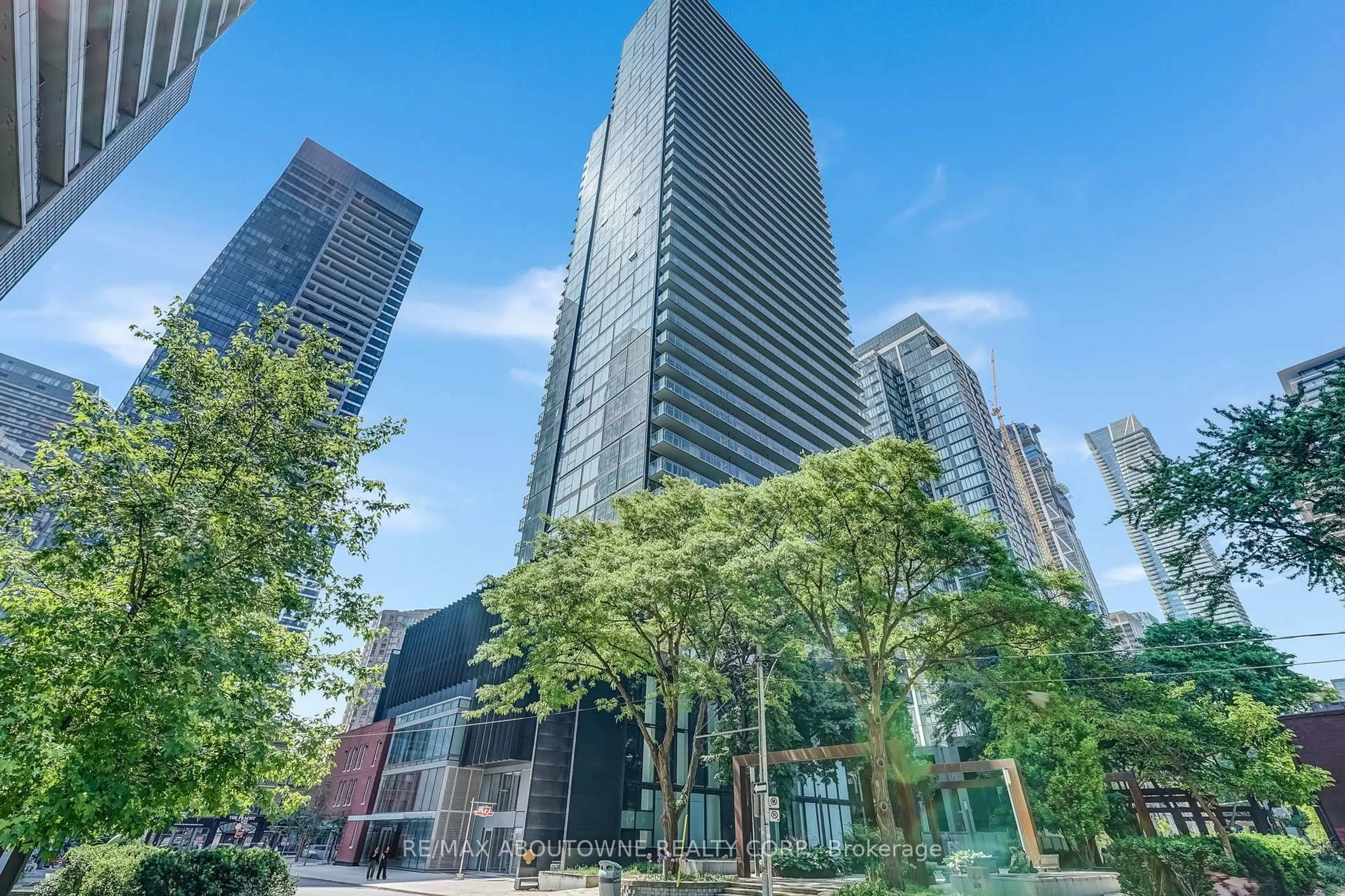 Patio, unknown for 3 Gloucester St #1802, Toronto Ontario M4Y 0C6