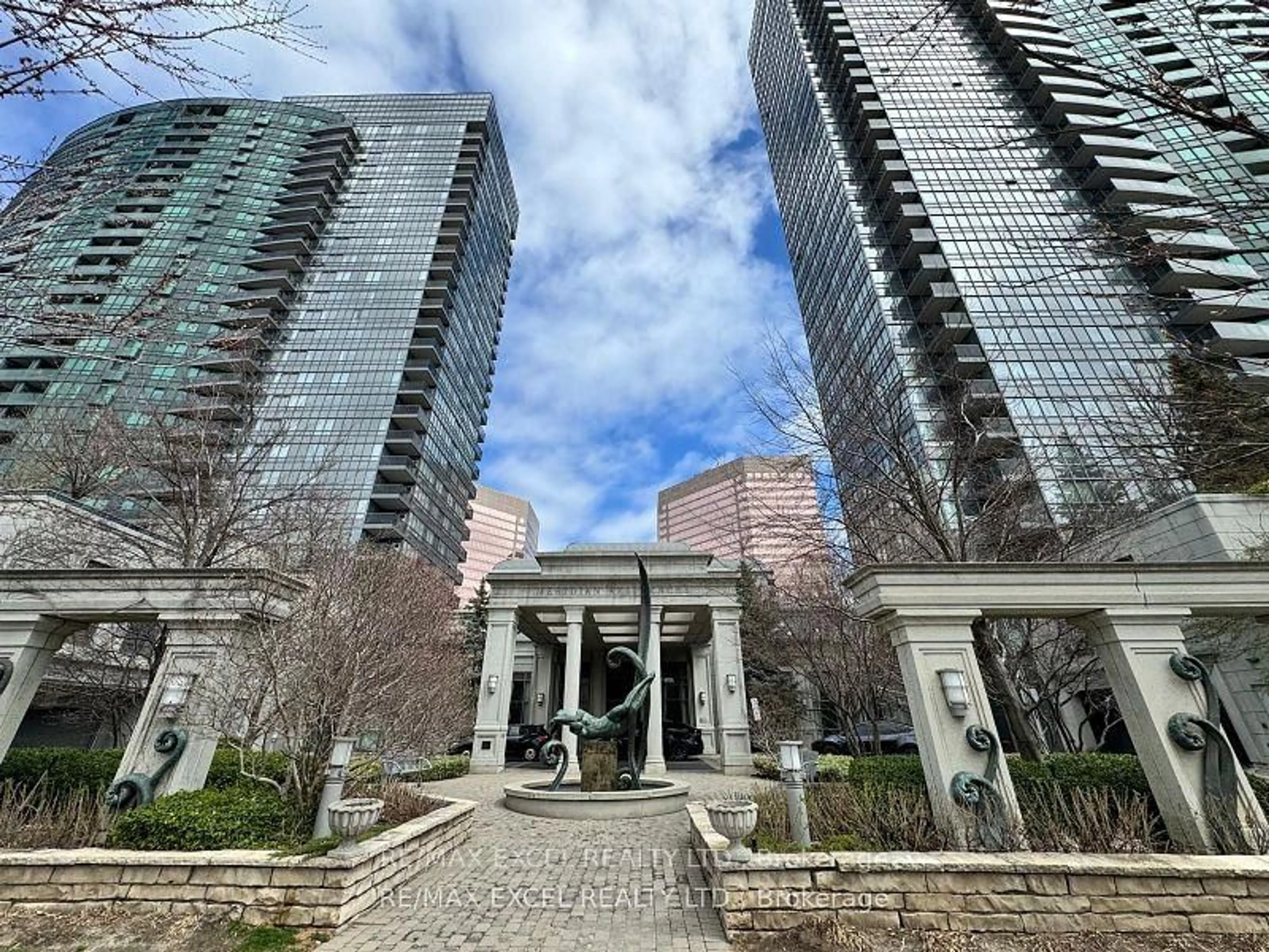 Indoor foyer for 25 Greenview Ave #428, Toronto Ontario M2M 0A5