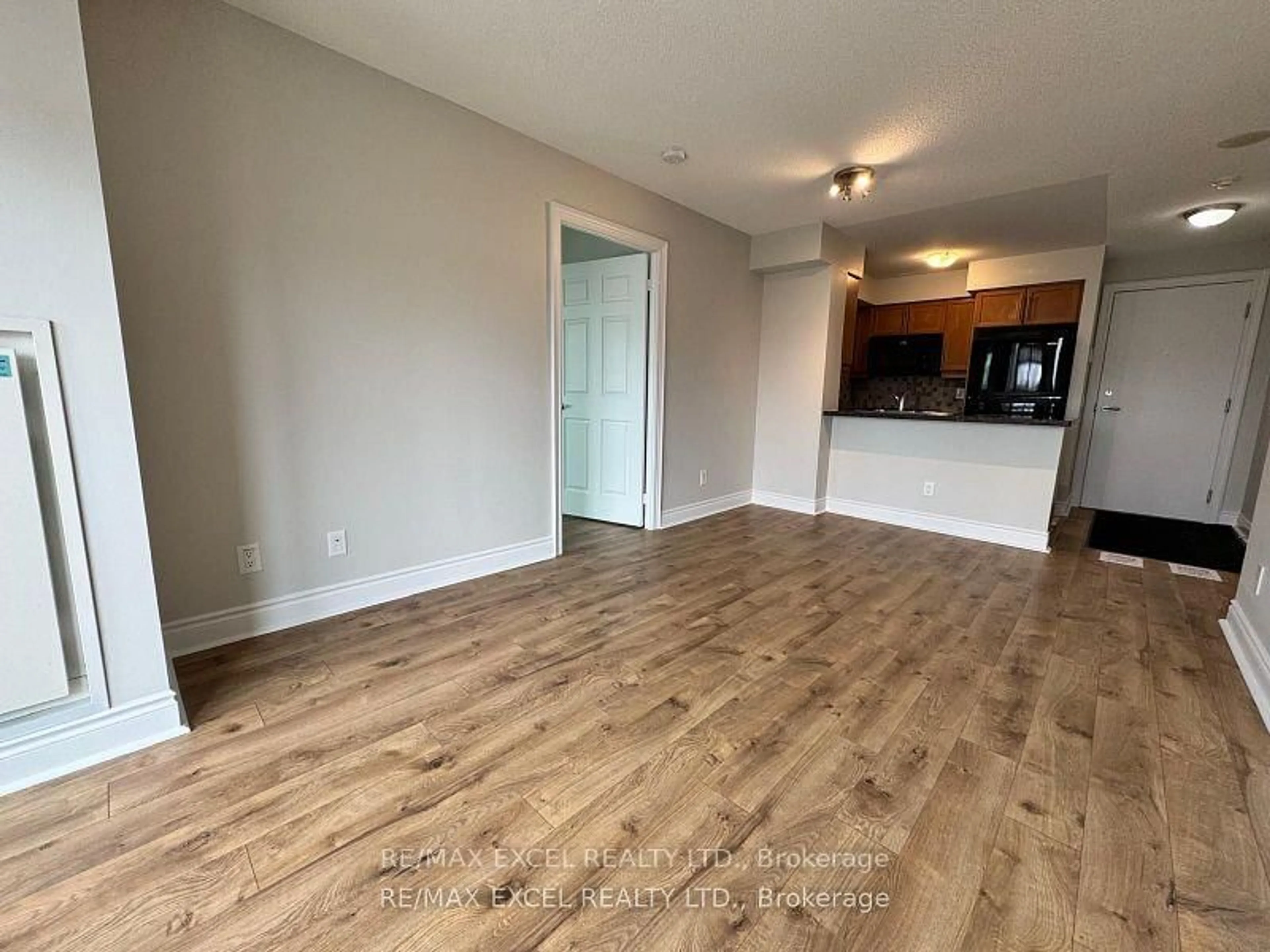 A pic of a room for 25 Greenview Ave #428, Toronto Ontario M2M 0A5