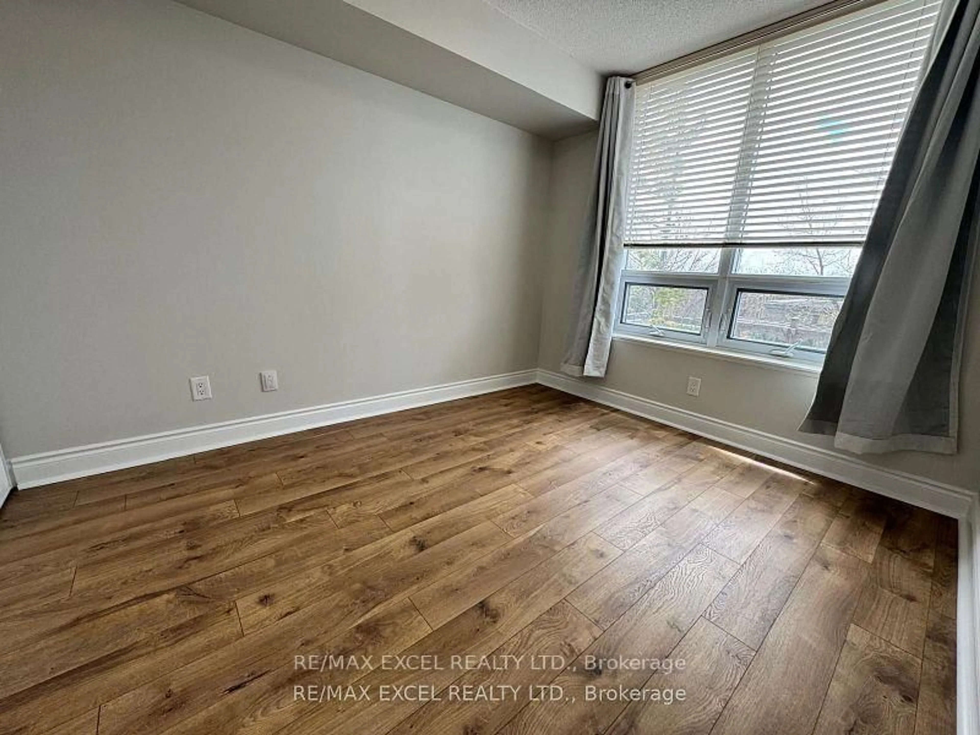 A pic of a room for 25 Greenview Ave #428, Toronto Ontario M2M 0A5