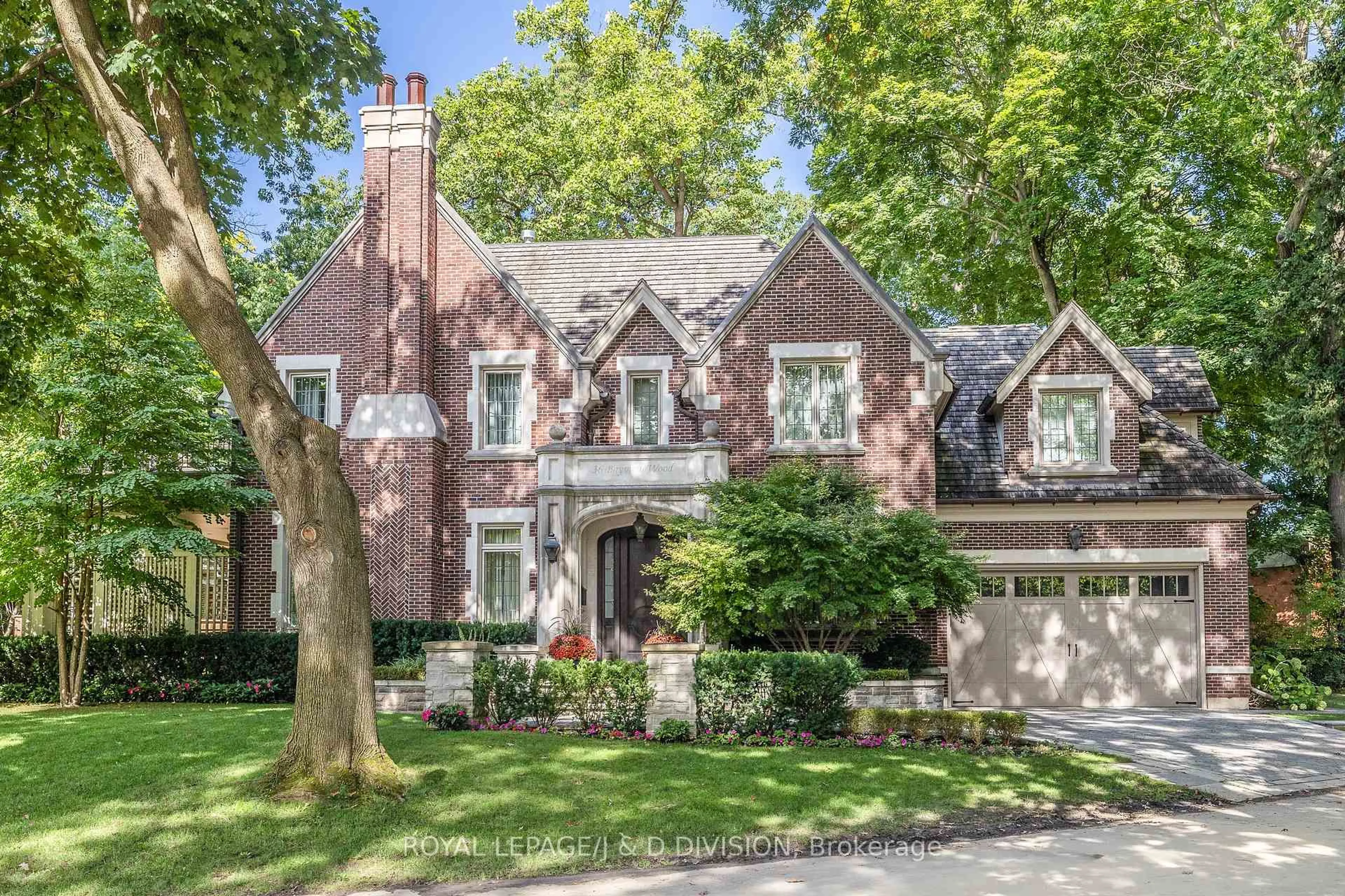 Home with brick exterior material, street for 36 Bayview Wood, Toronto Ontario M4N 1R7