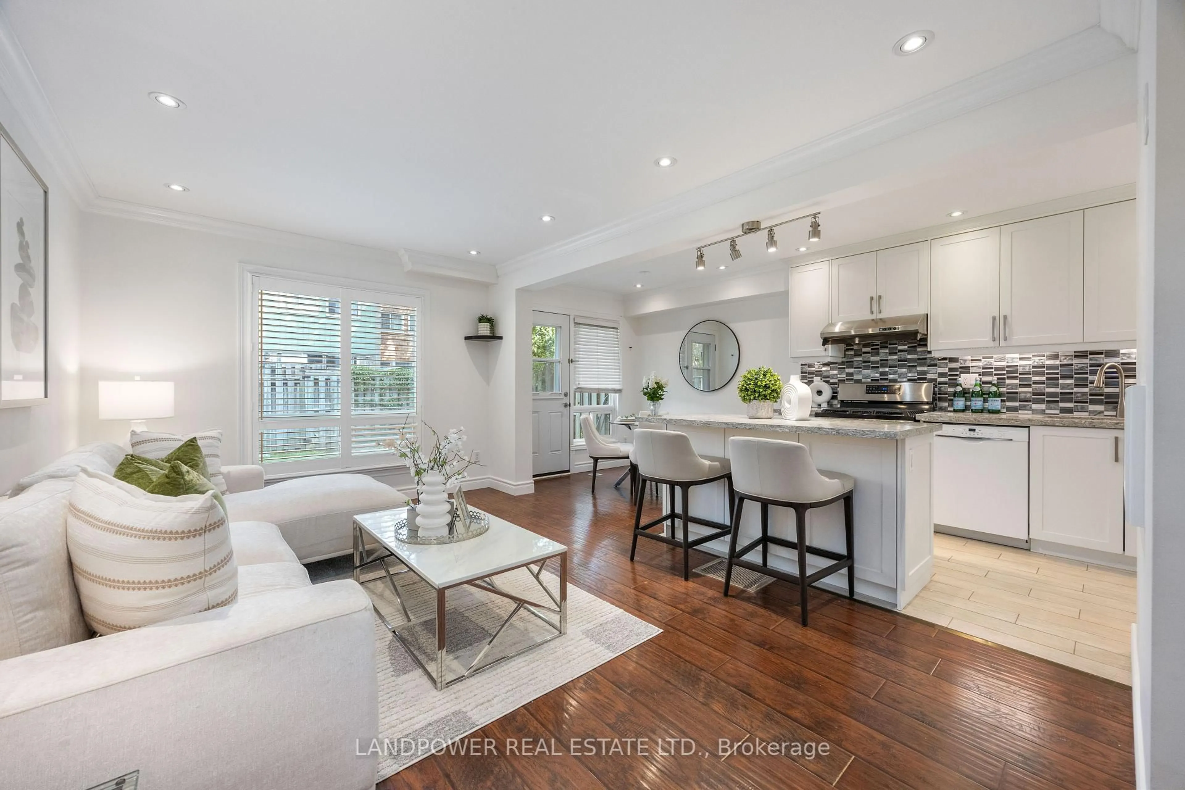 Open concept kitchen, unknown for 3 Thorny Vineway, Toronto Ontario M2J 4J1