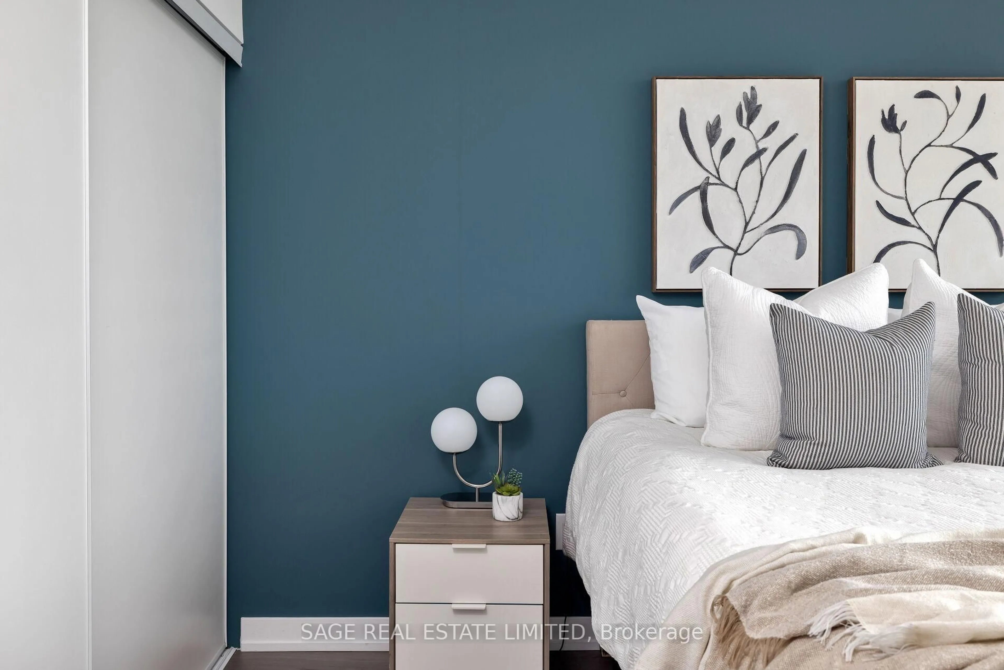 Bedroom with bed, unknown for 105 George St #1108, Toronto Ontario M5A 0L4
