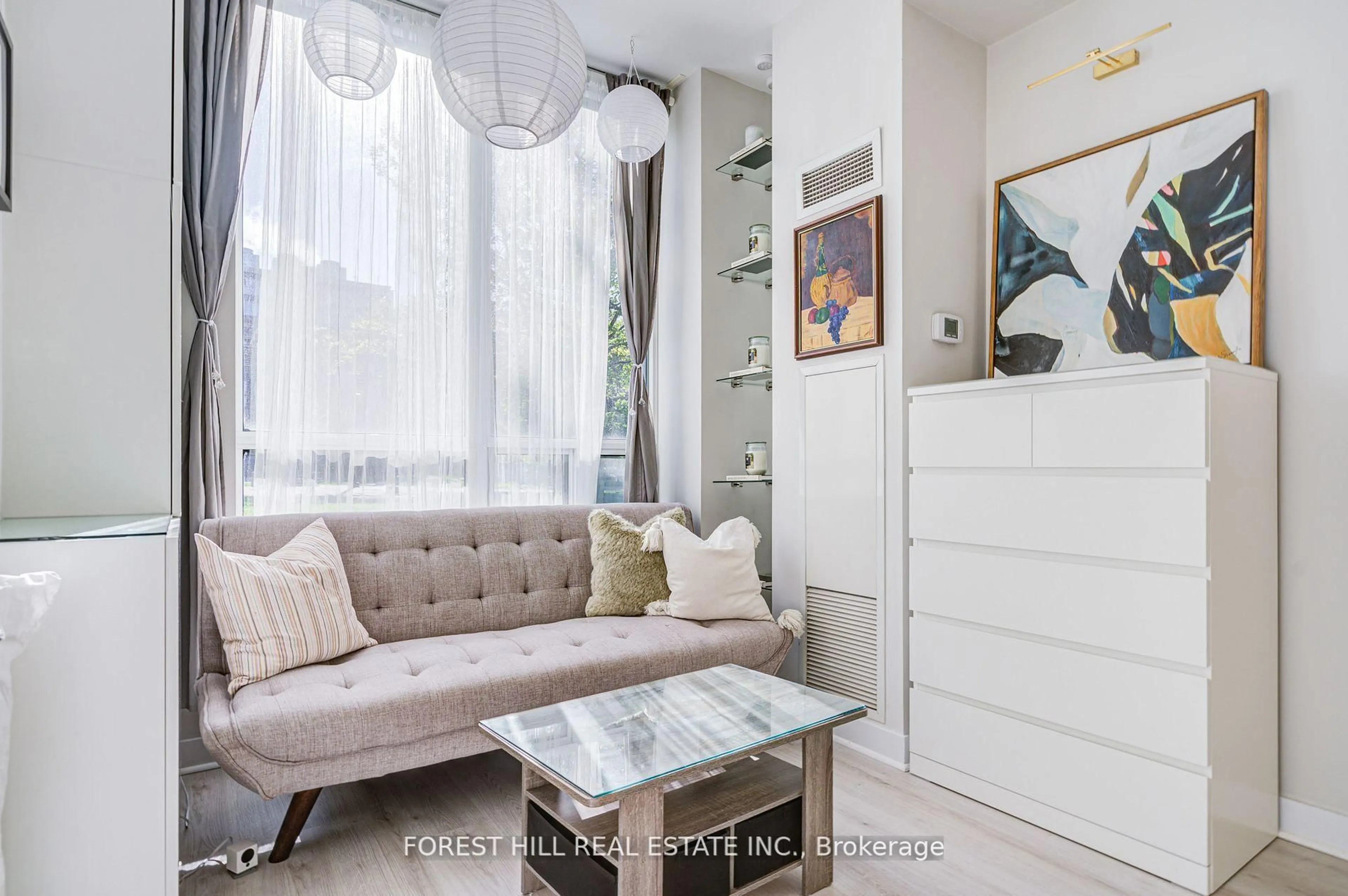 Living room with furniture, unknown for 1005 King St #122, Toronto Ontario M6K 3M8