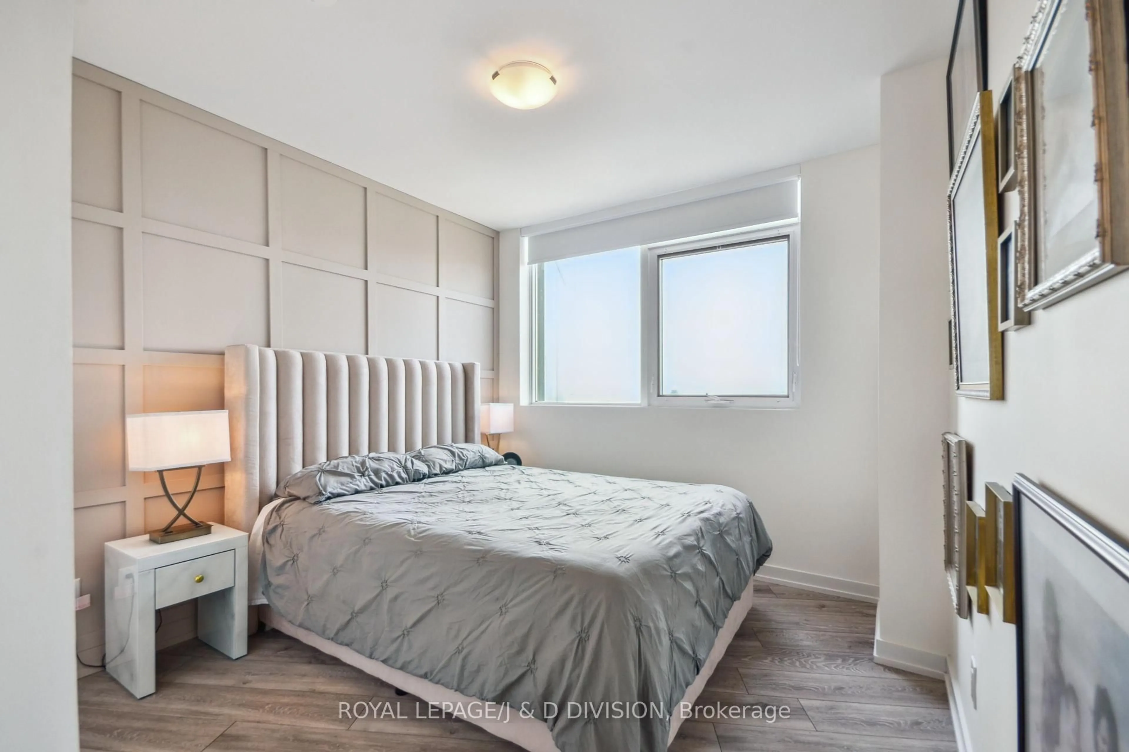 Bedroom with bed, unknown for 159 Wellesley St #3008, Toronto Ontario M4Y 0H5