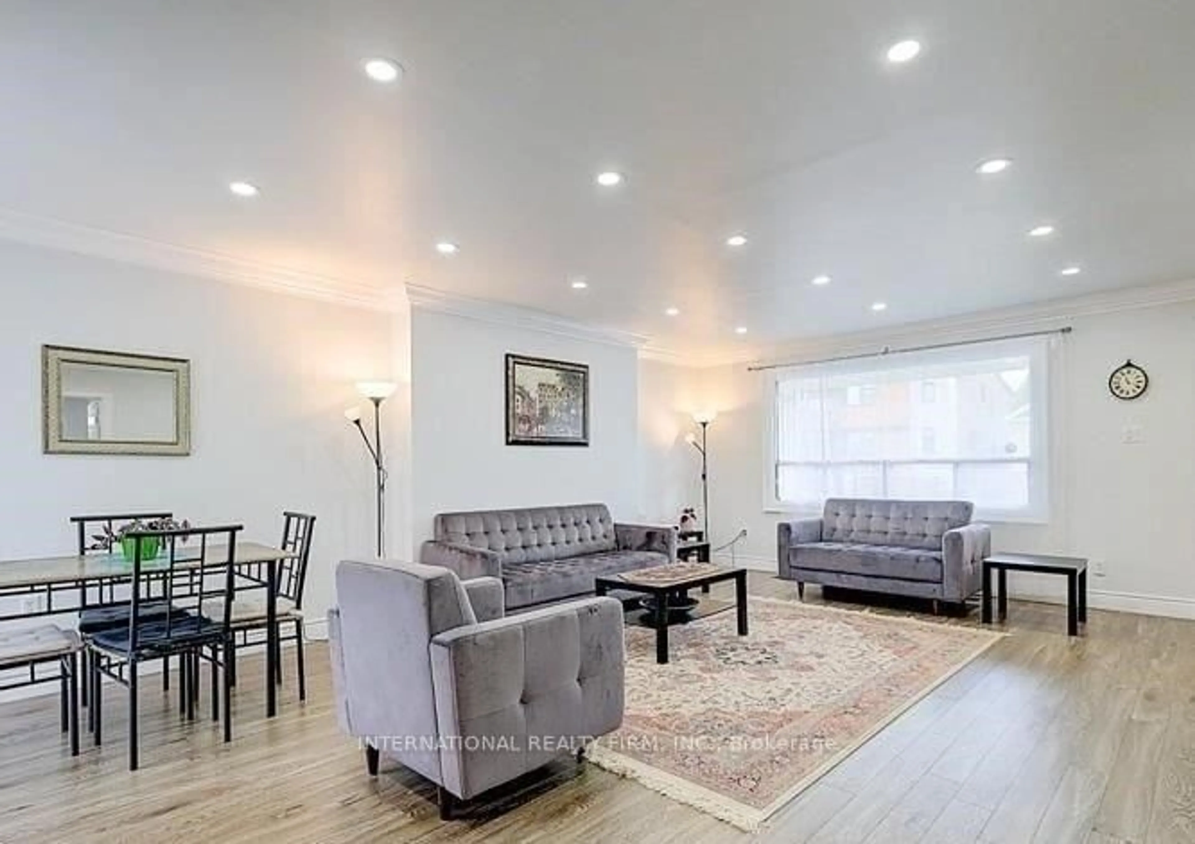 Living room with furniture, unknown for 8 Farrell Ave, Toronto Ontario M2R 1C8