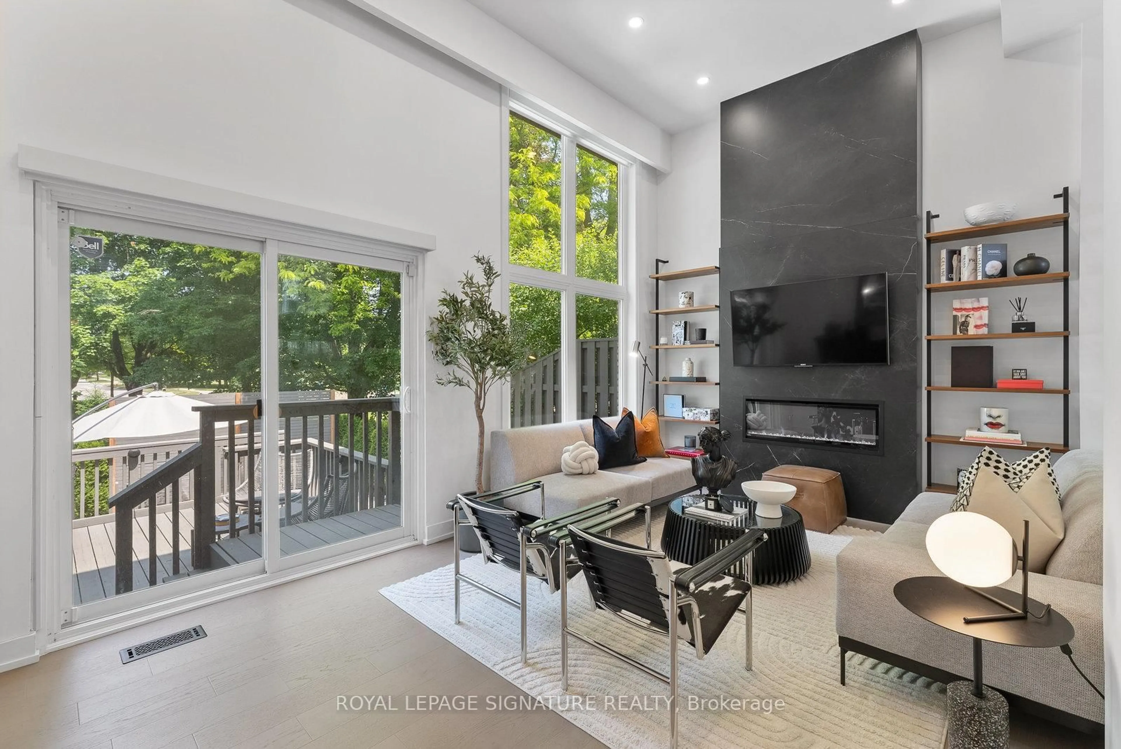 Living room with furniture, unknown for 36 Farmstead Rd, Toronto Ontario M2L 2G2