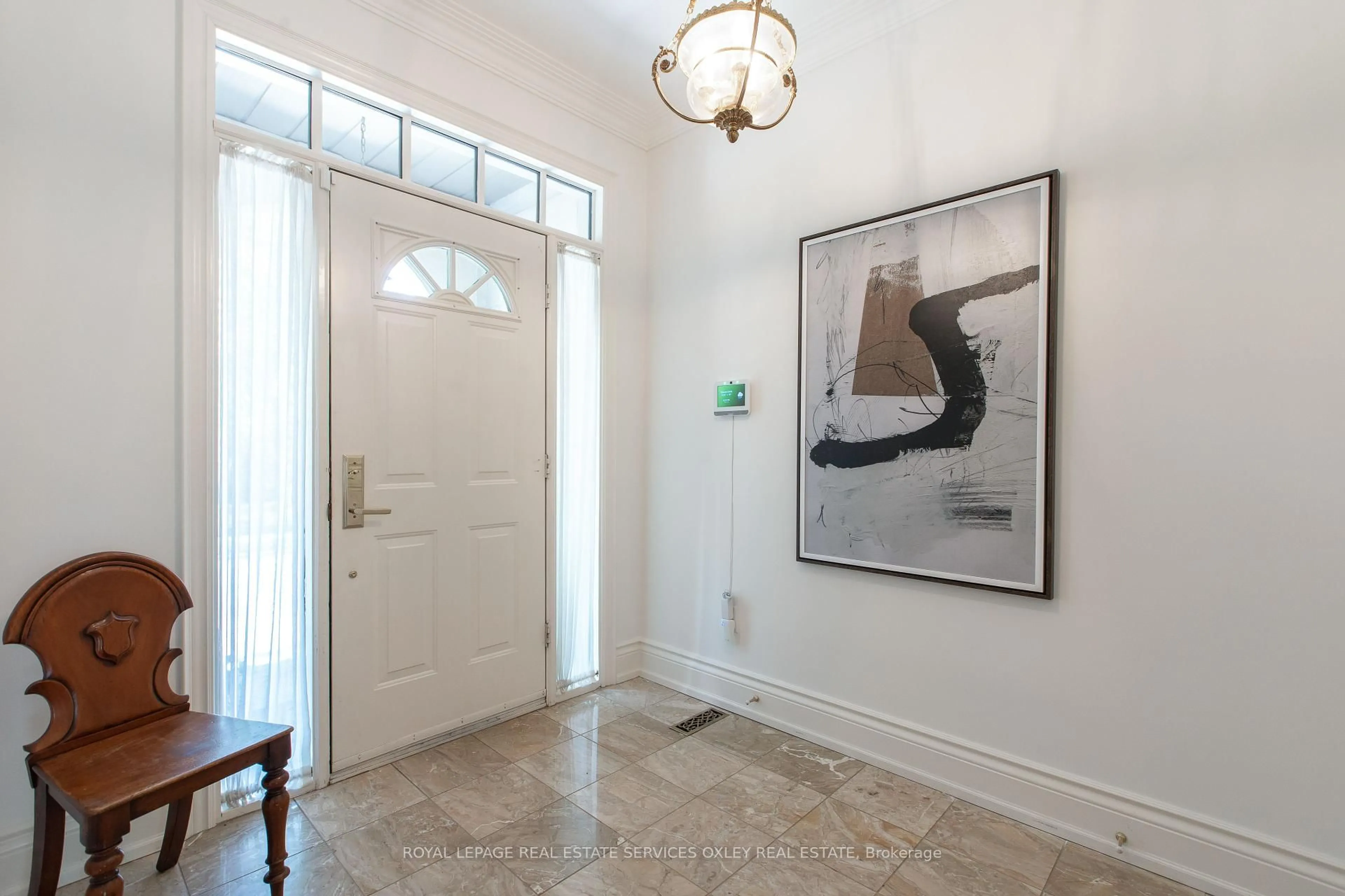 Indoor entryway for 68 Mathersfield Dr, Toronto Ontario M4W 3W5