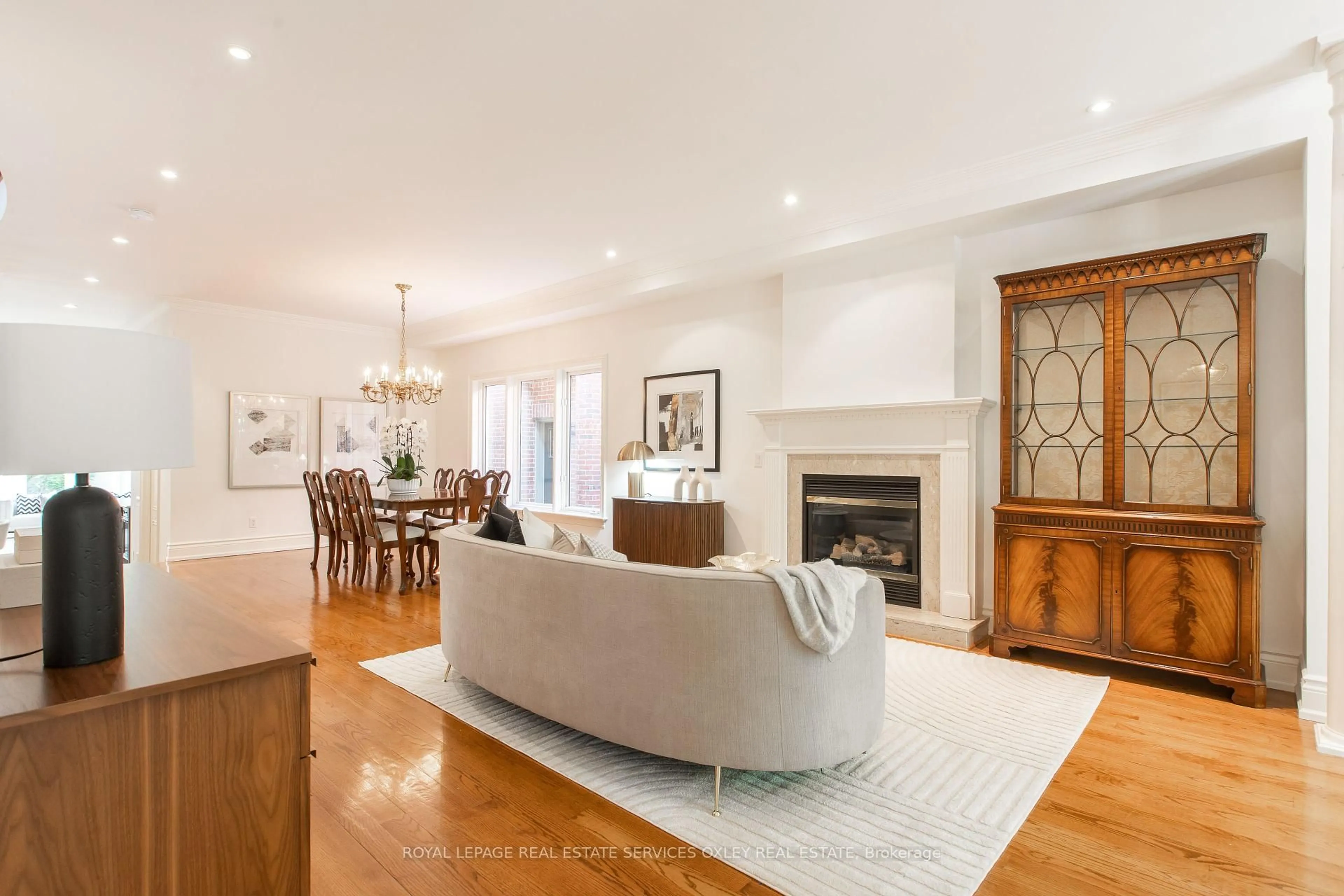 Living room with furniture, unknown for 68 Mathersfield Dr, Toronto Ontario M4W 3W5