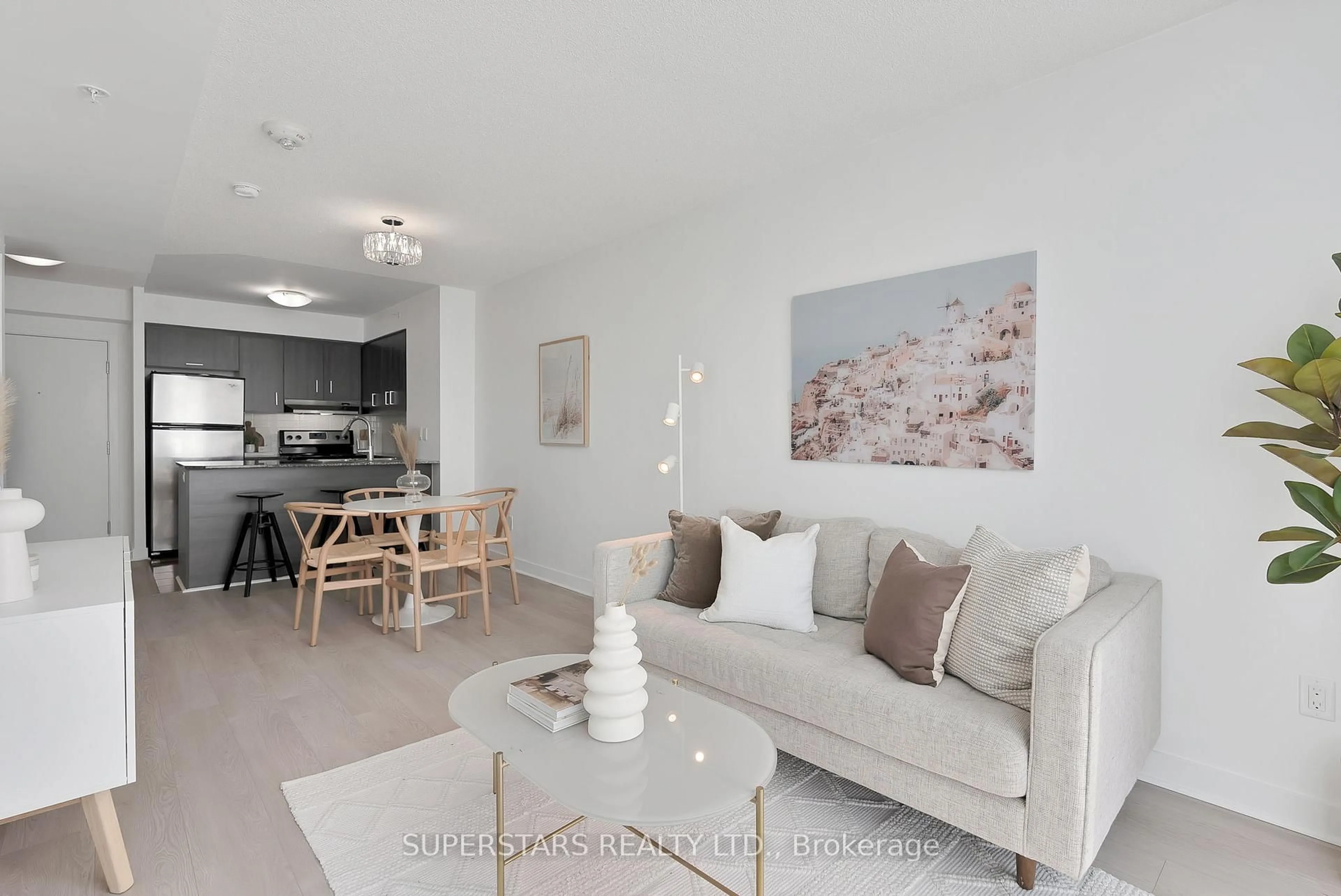 Living room with furniture, unknown for 5740 Yonge St #903, Toronto Ontario M2M 0B1