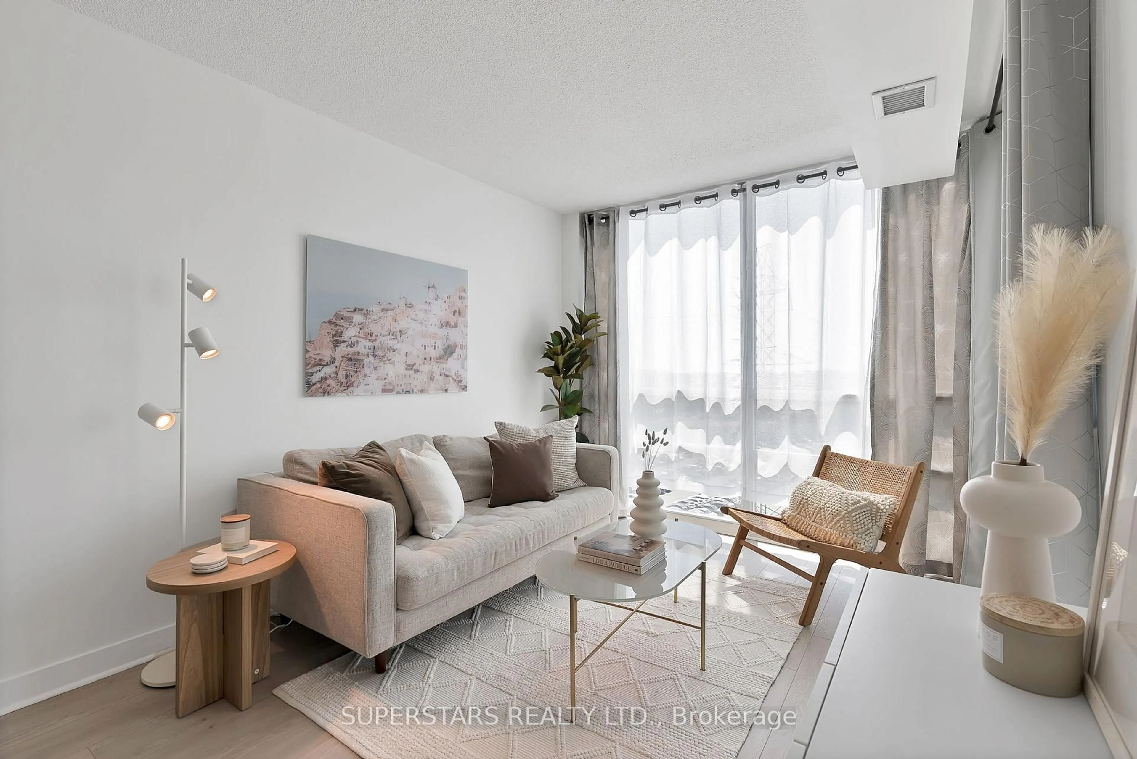 Living room with furniture, unknown for 5740 Yonge St #903, Toronto Ontario M2M 0B1