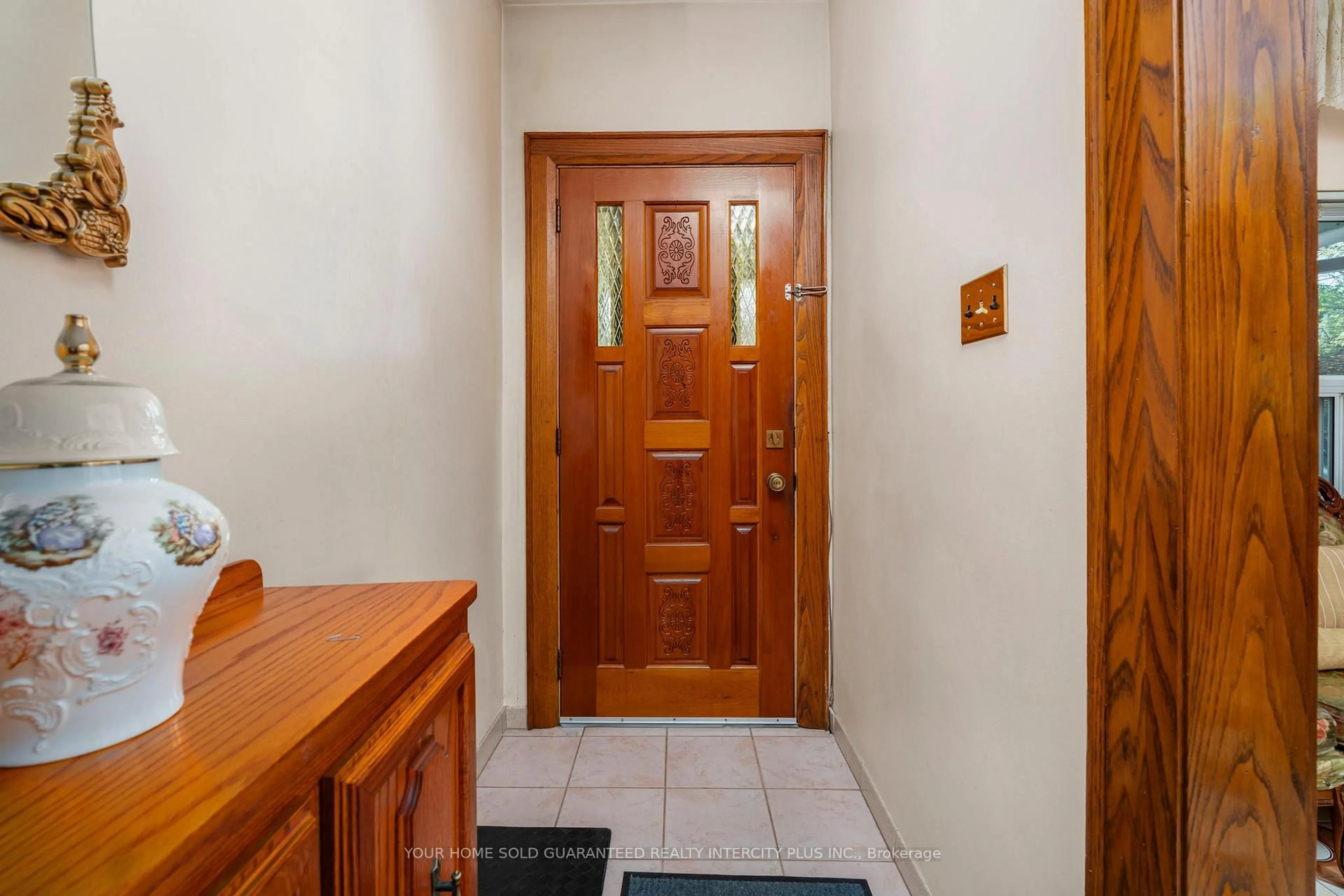 Indoor foyer for 201 Westmount Ave, Toronto Ontario M6E 3M6