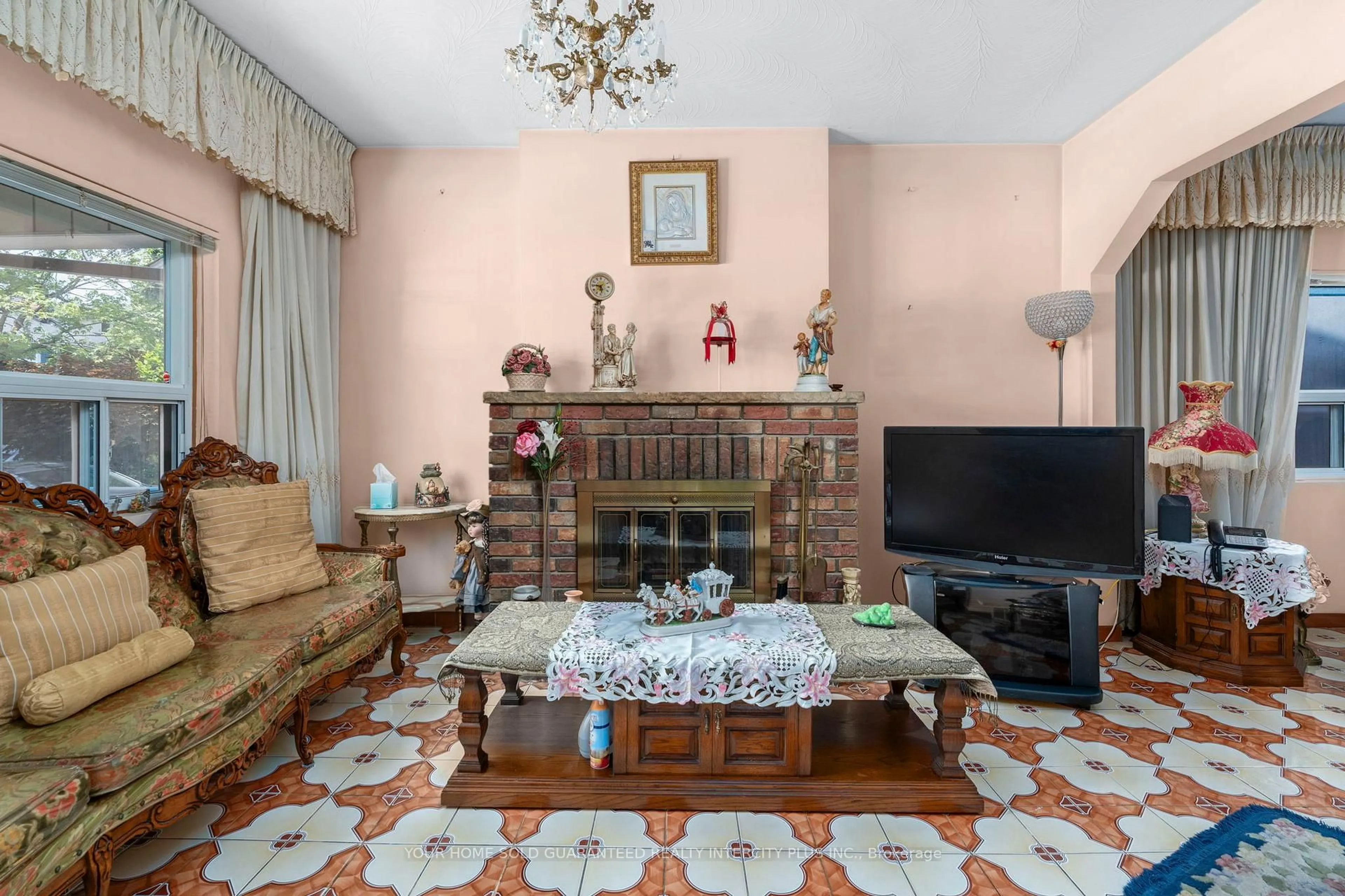 Living room with furniture, unknown for 201 Westmount Ave, Toronto Ontario M6E 3M6