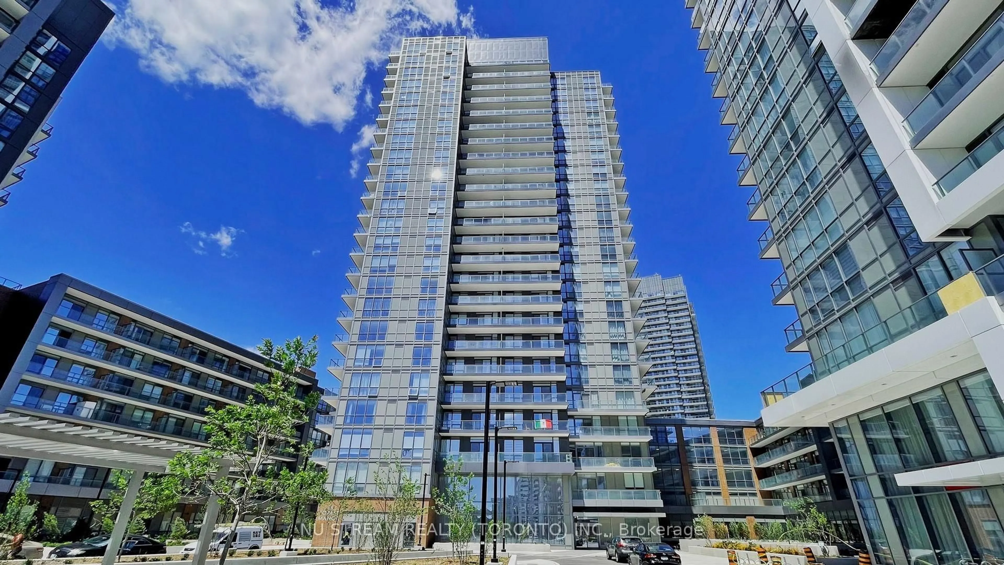 Indoor foyer for 38 Forest Manor Rd #416, Toronto Ontario M2J 0H4