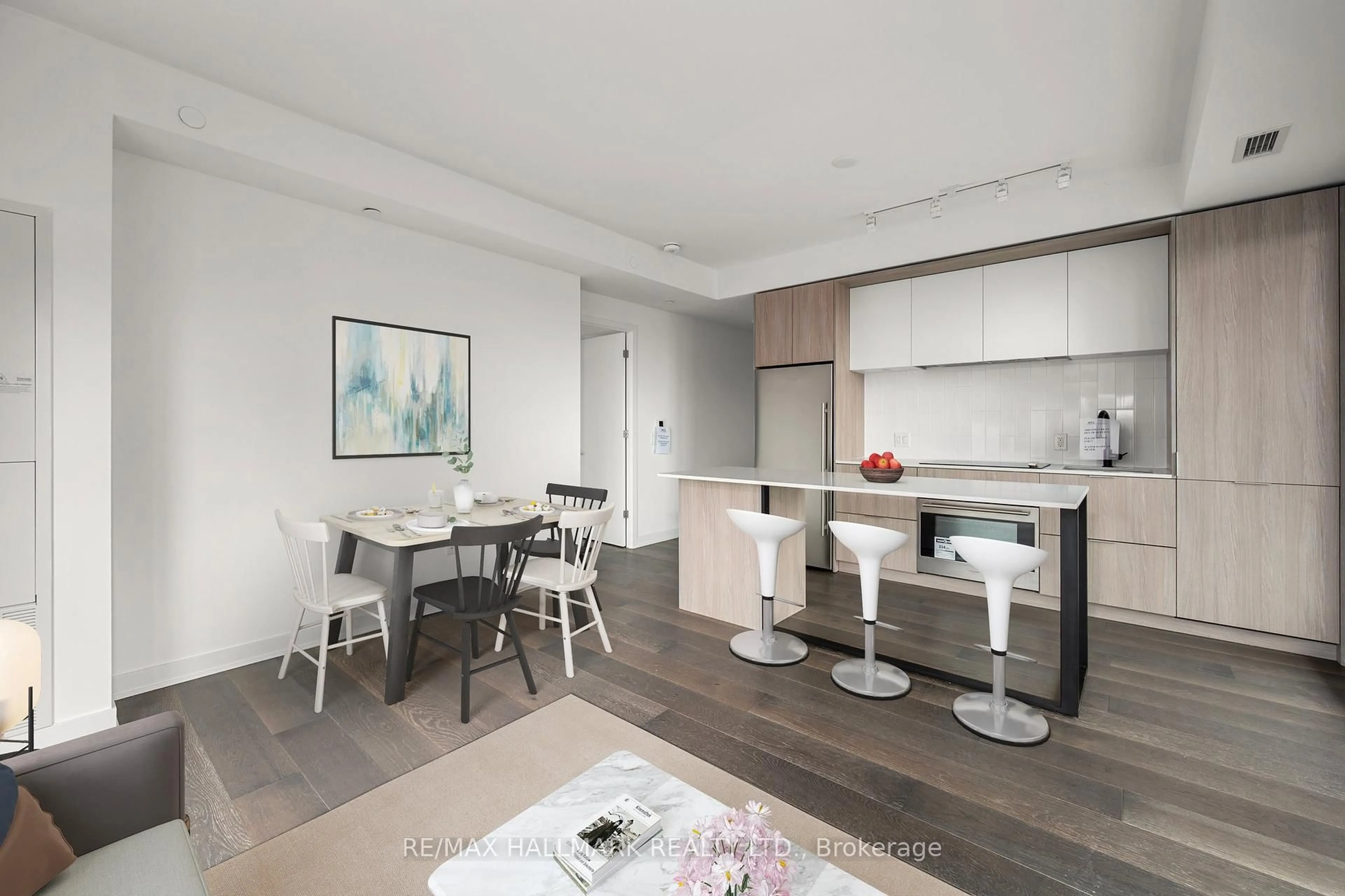 Open concept kitchen, wood/laminate floor for 130 River St #E-2802, Toronto Ontario M5A 0R8