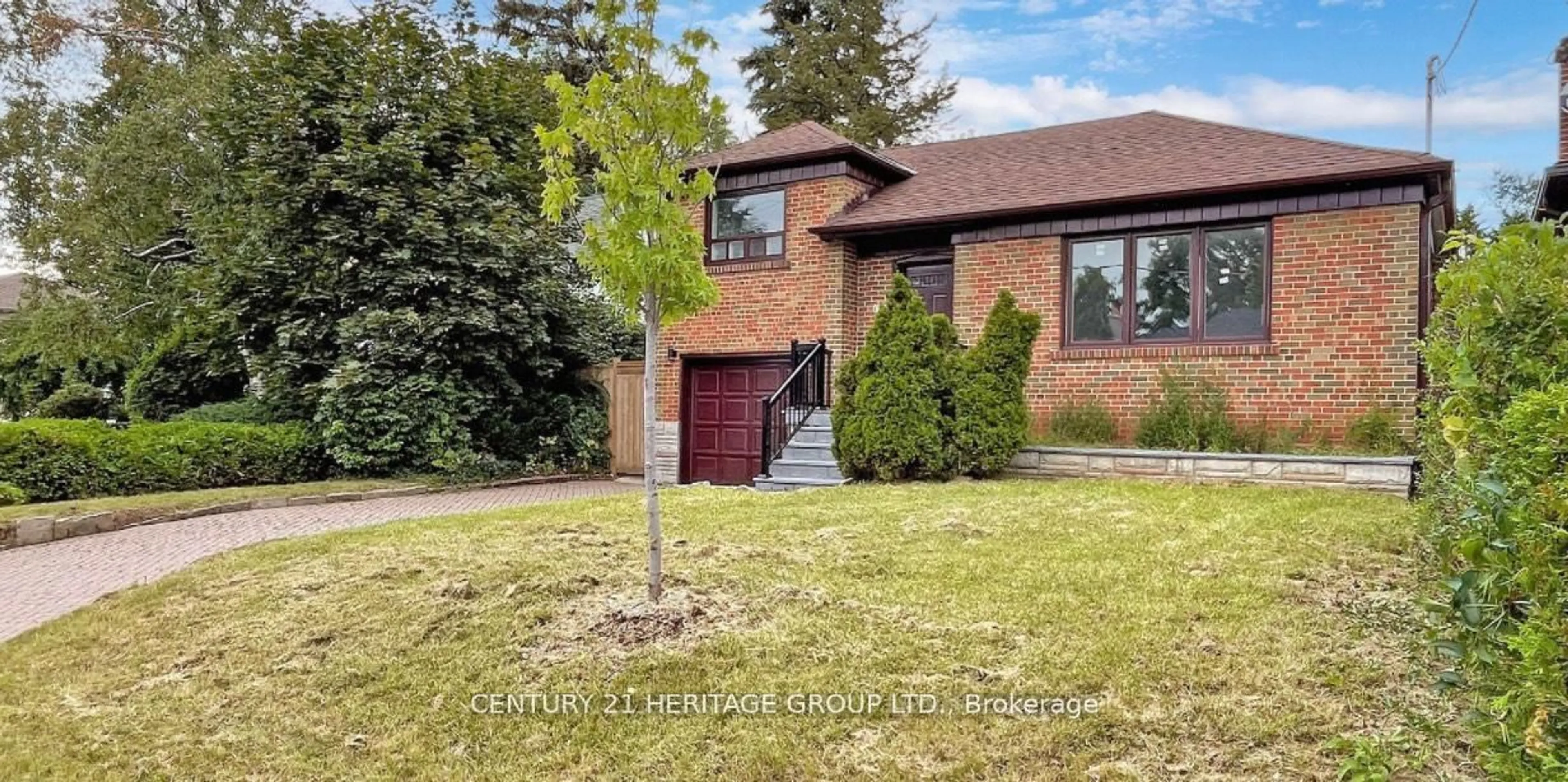 Home with brick exterior material, street for 120 Harlandale Ave, Toronto Ontario M2N 7P3