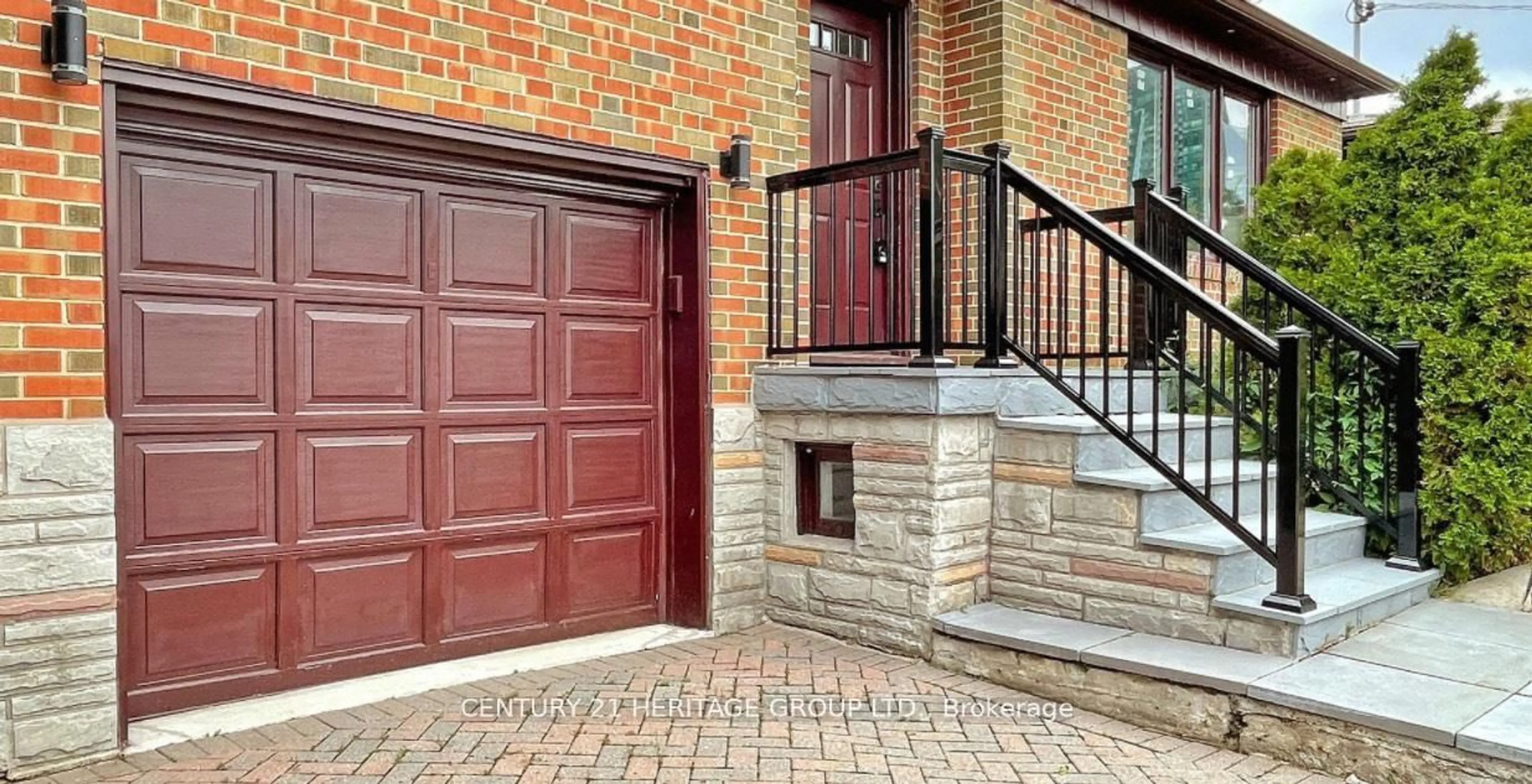 Home with brick exterior material, street for 120 Harlandale Ave, Toronto Ontario M2N 7P3