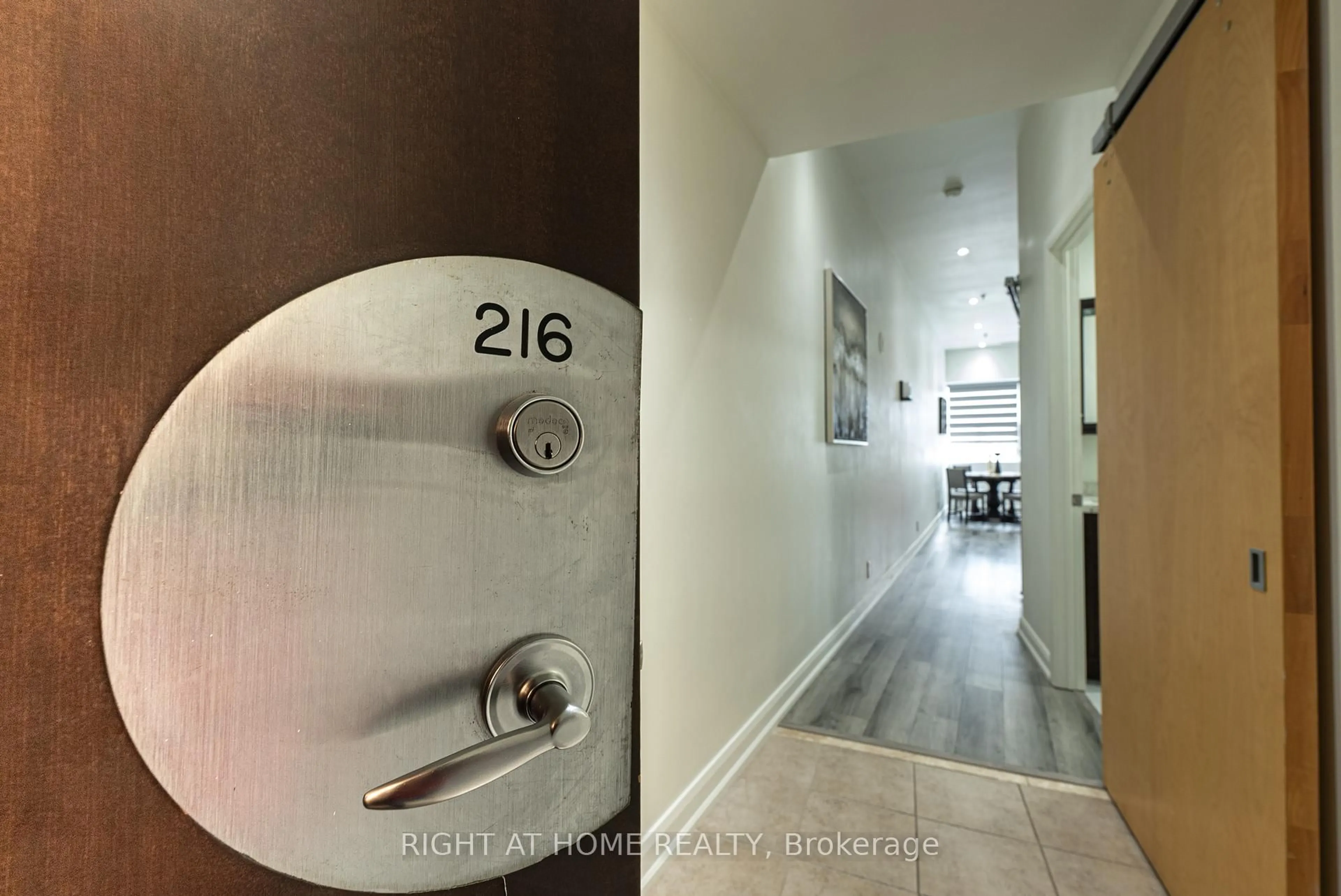 Indoor entryway for 700 King St #216, Toronto Ontario M5V 2Y6