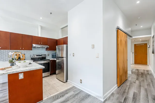 Additional image 4 of 700 King St Unit 216