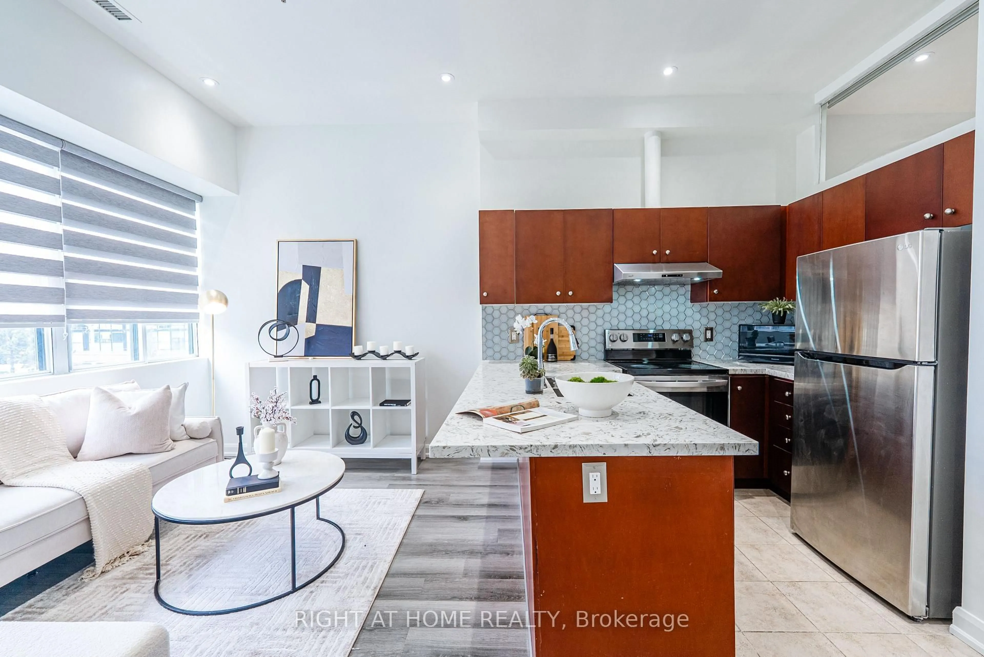 Open concept kitchen, ceramic/tile floor for 700 King St #216, Toronto Ontario M5V 2Y6