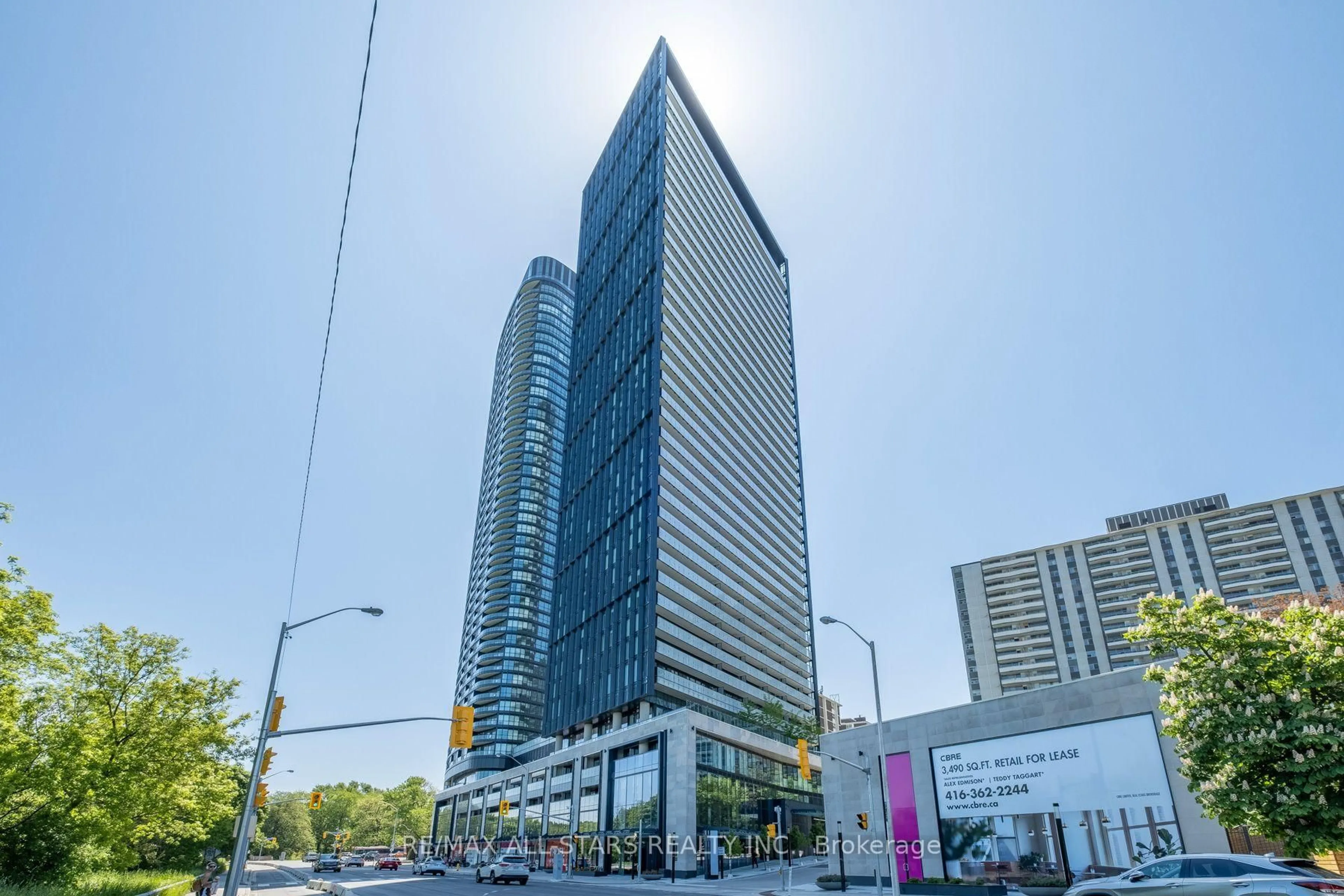 Indoor foyer for 575 Bloor St #2302, Toronto Ontario M4X 1J8
