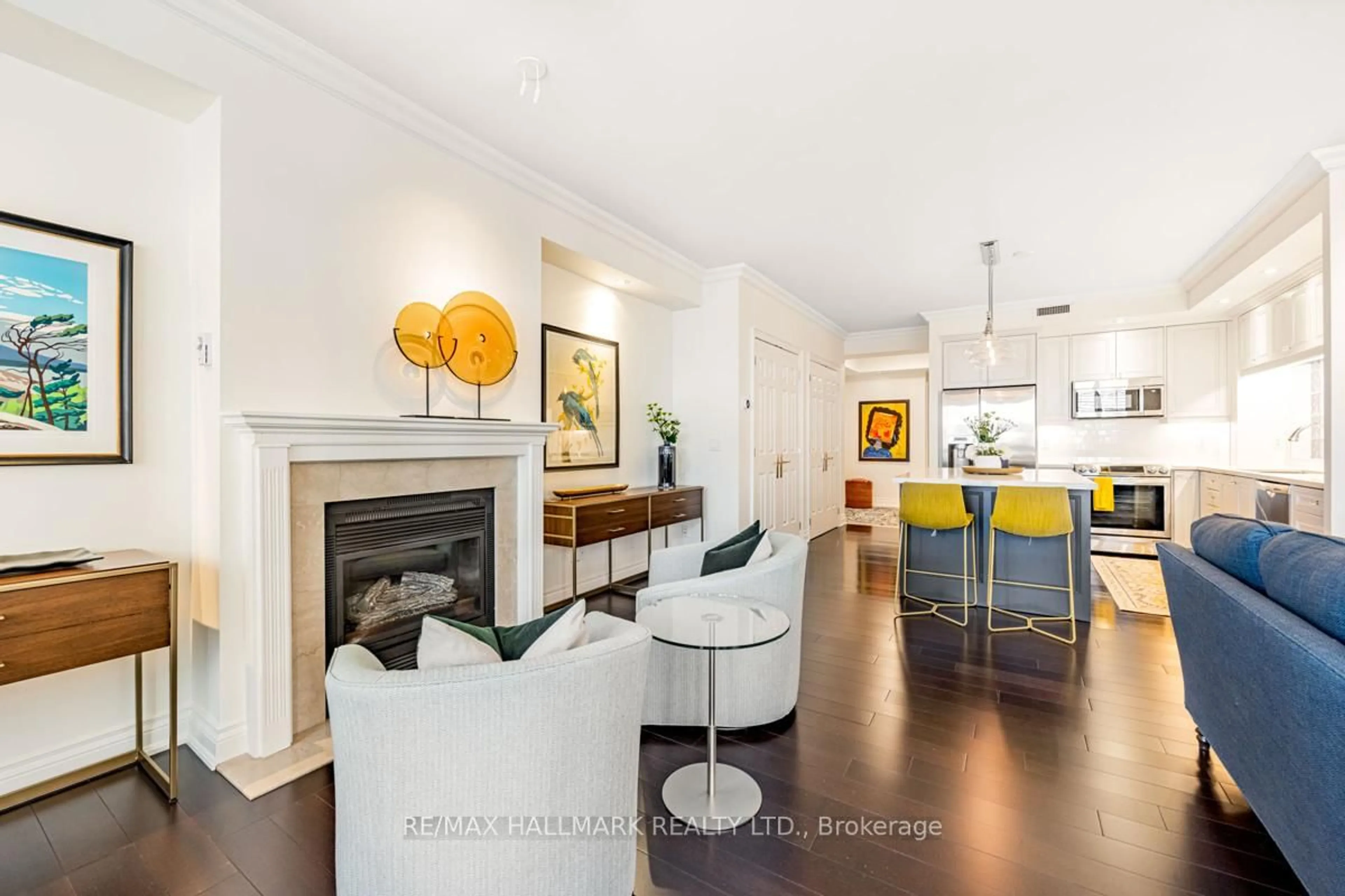 Living room with furniture, unknown for 8 Sultan St #301, Toronto Ontario M5S 1L7