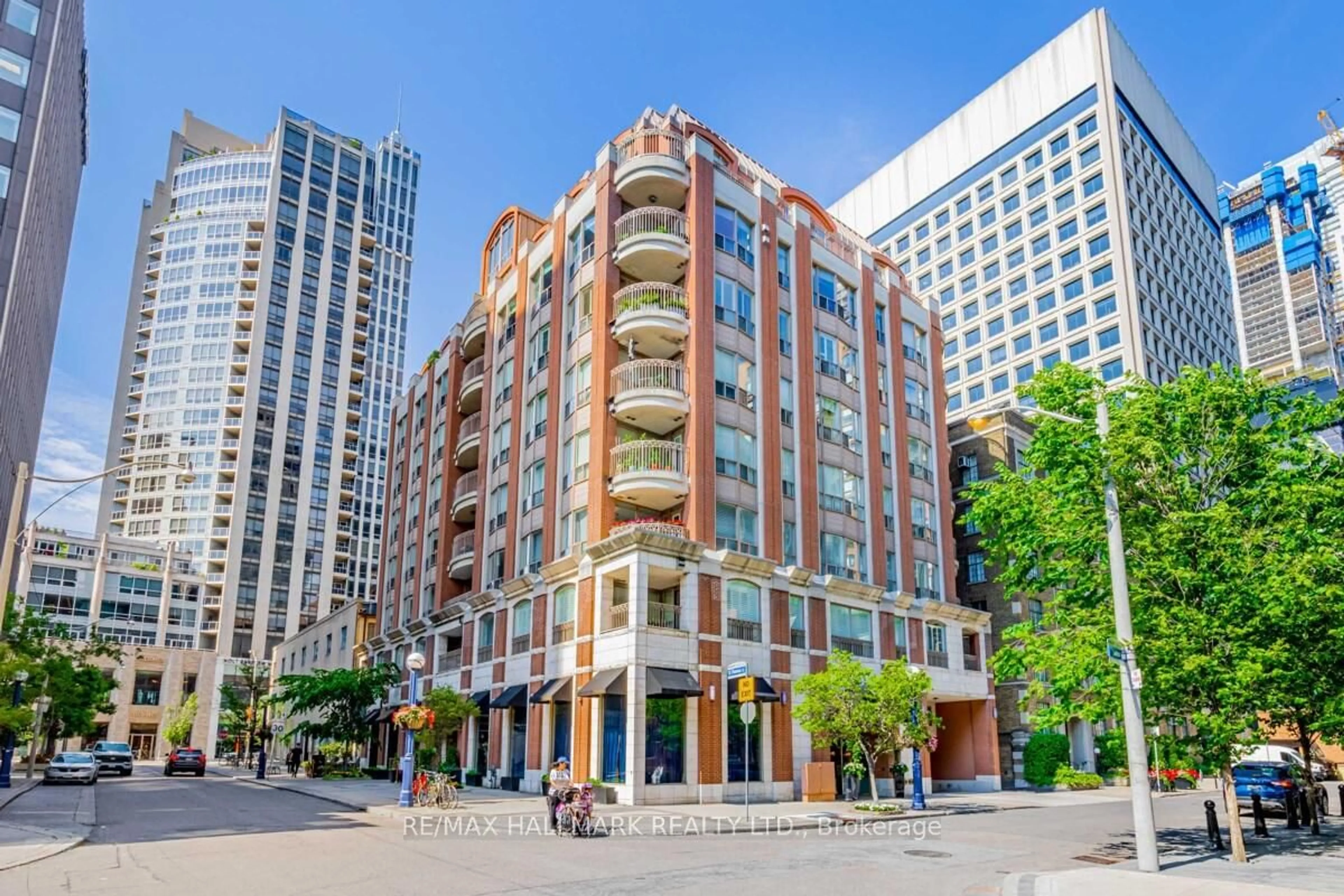Patio, unknown for 8 Sultan St #301, Toronto Ontario M5S 1L7