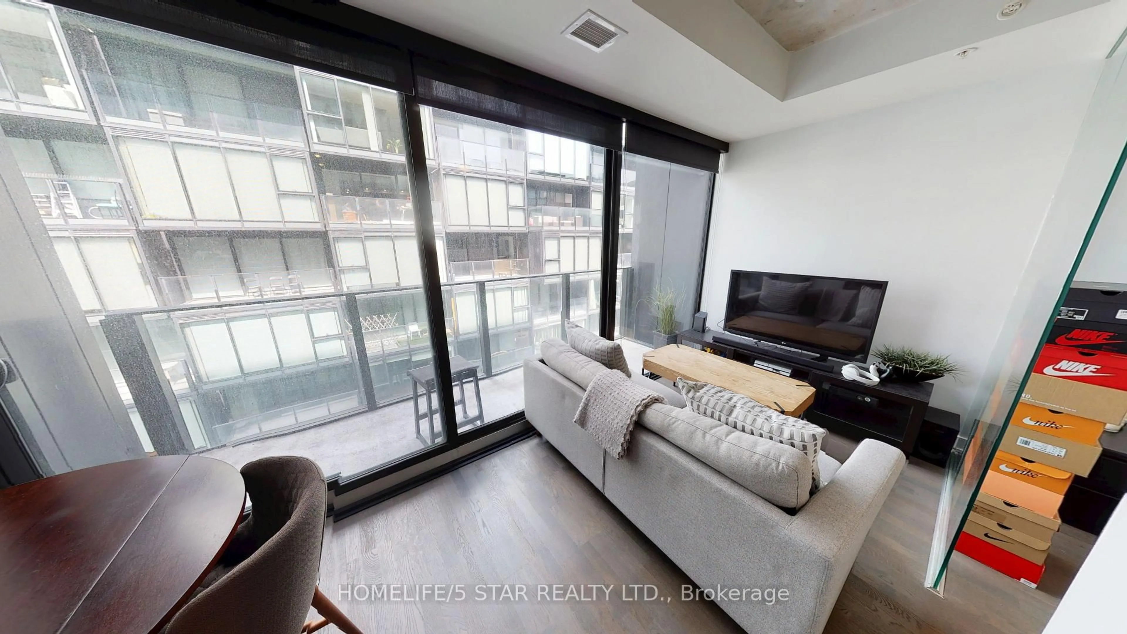 Living room with furniture, unknown for 38 STEWART St #707, Toronto Ontario M5V 0H1
