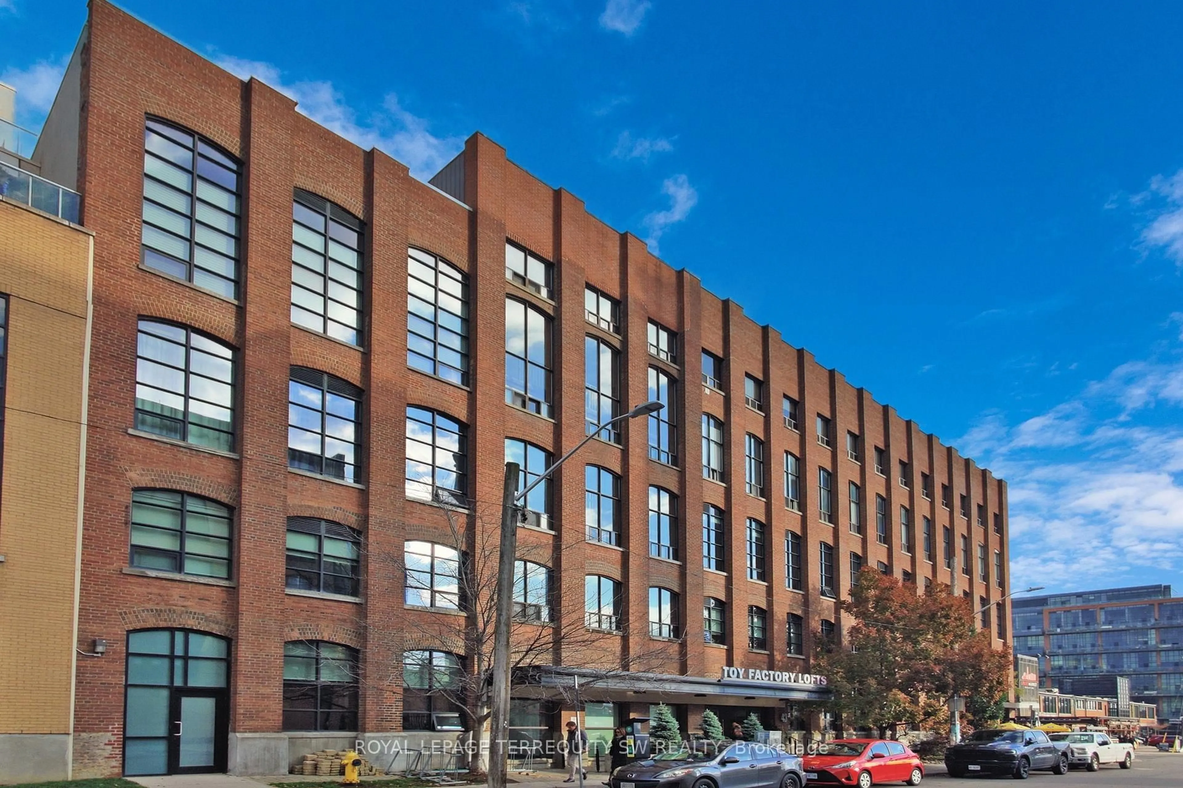 Home with brick exterior material, building for 43 Hanna Ave #125, Toronto Ontario M6K 1X1