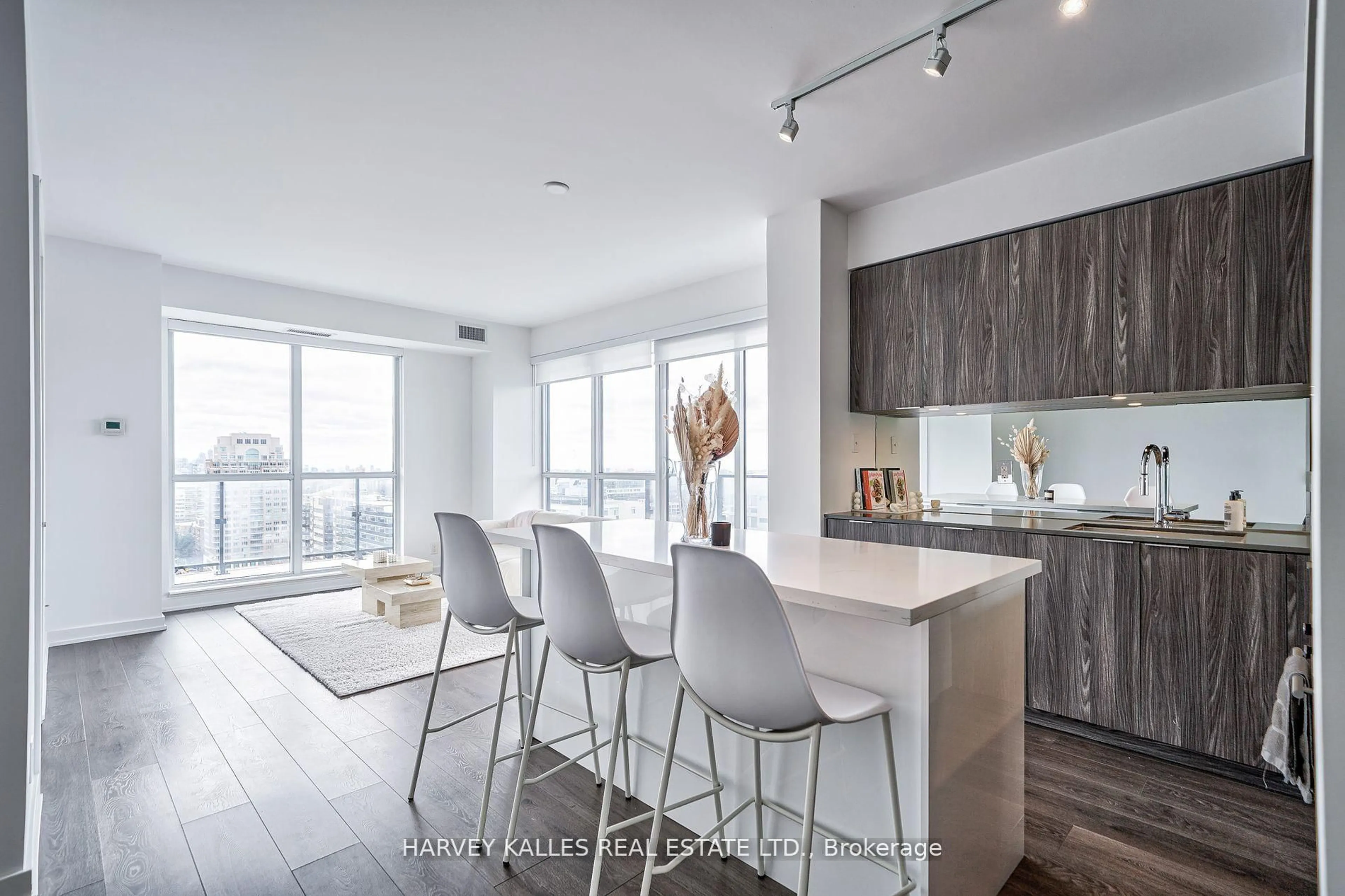 Open concept kitchen, unknown for 609 Avenue Rd #1604, Toronto Ontario M4V 2K3