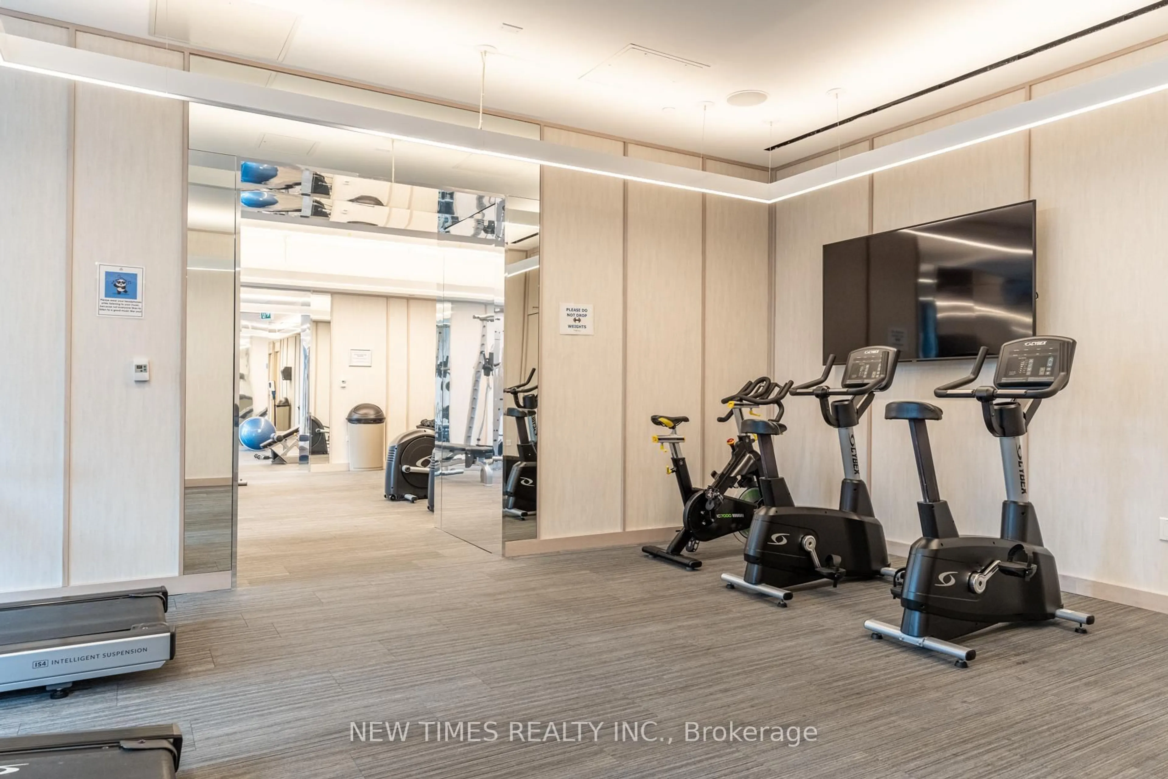 Gym or fitness room for 125 Blue Jays Way #3808, Toronto Ontario M5V 0N5