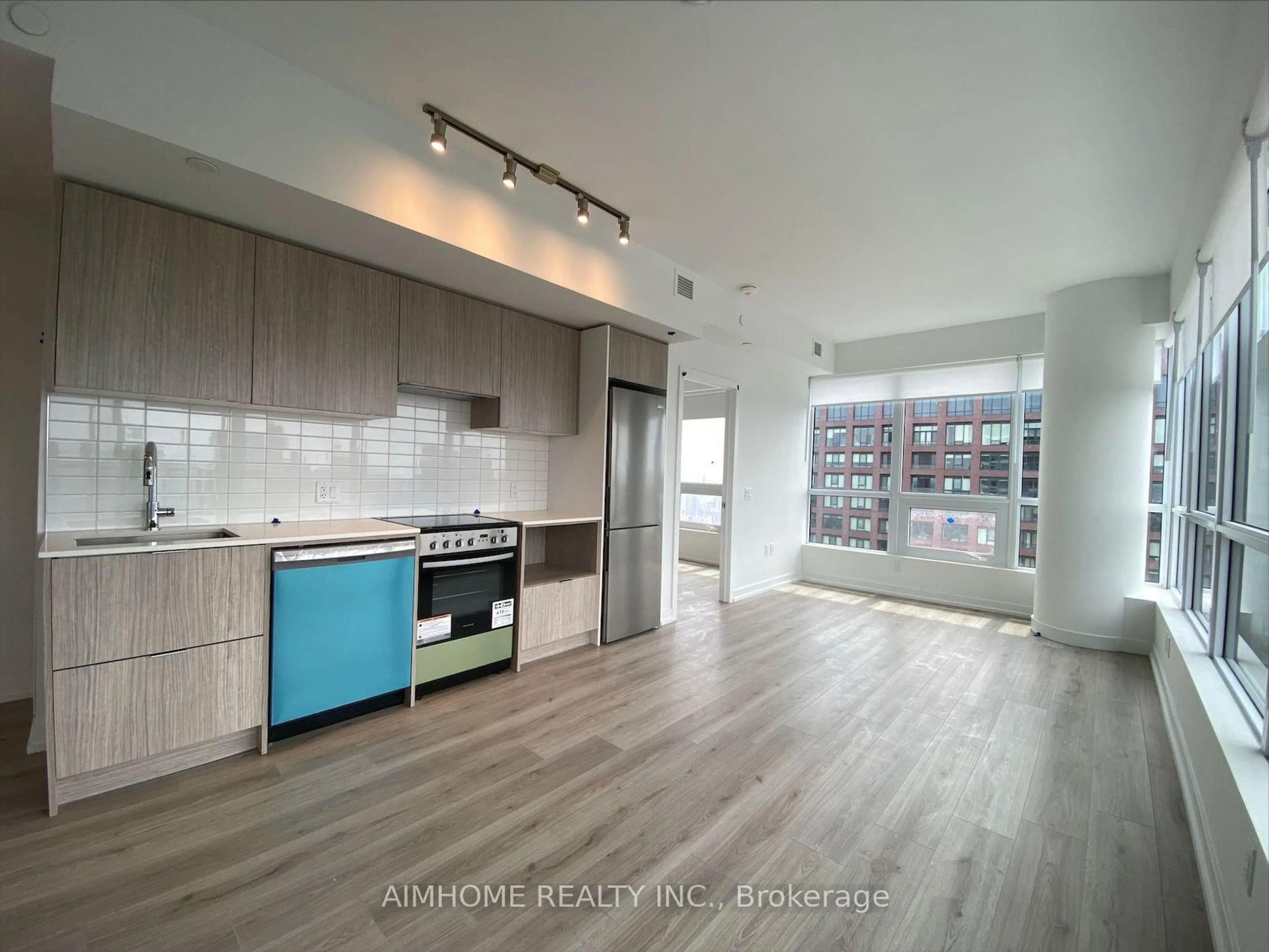Open concept kitchen, unknown for 395 Bloor St #4902, Toronto Ontario M4W 1H7