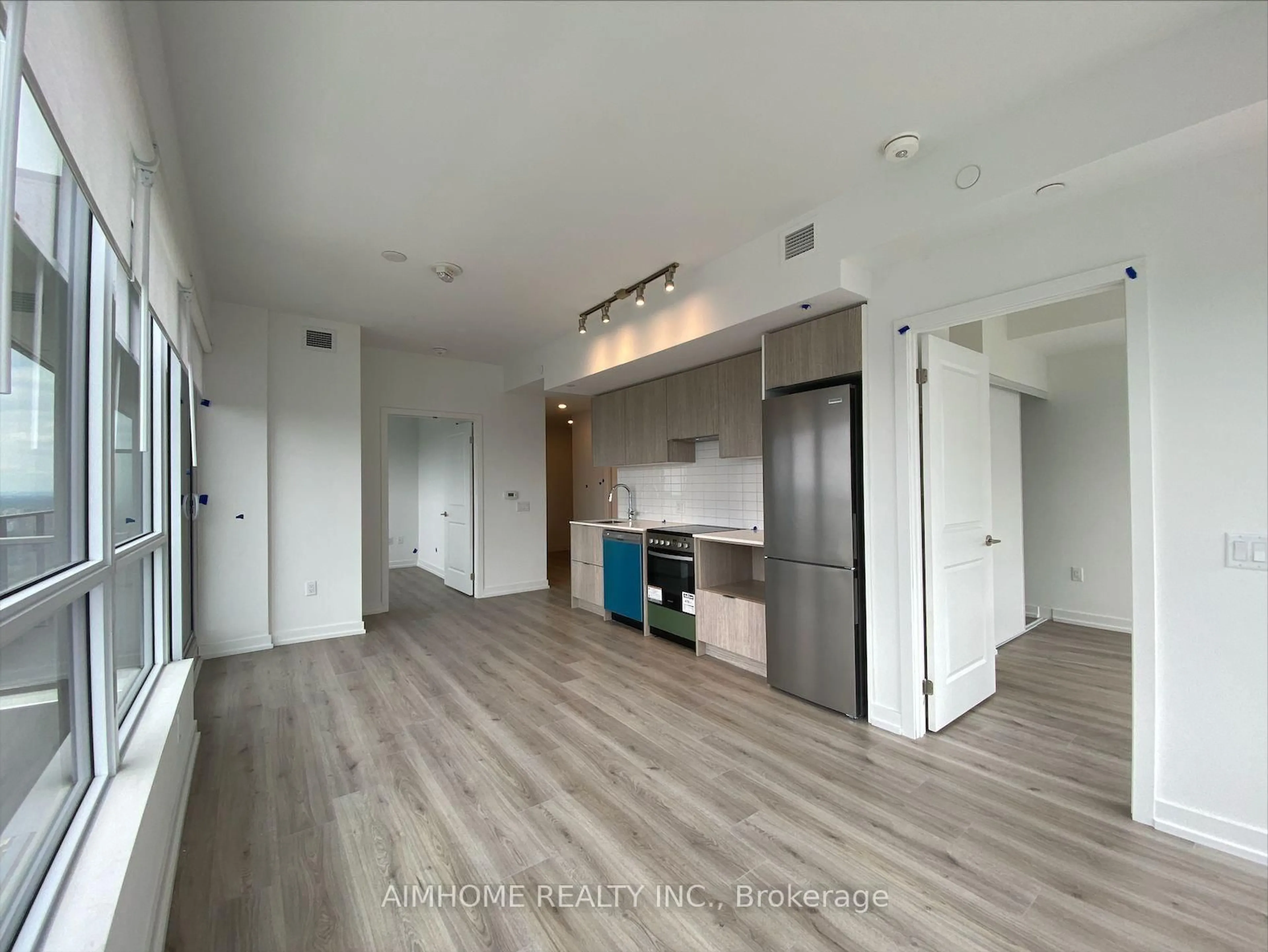 A pic of a room for 395 Bloor St #4902, Toronto Ontario M4W 1H7
